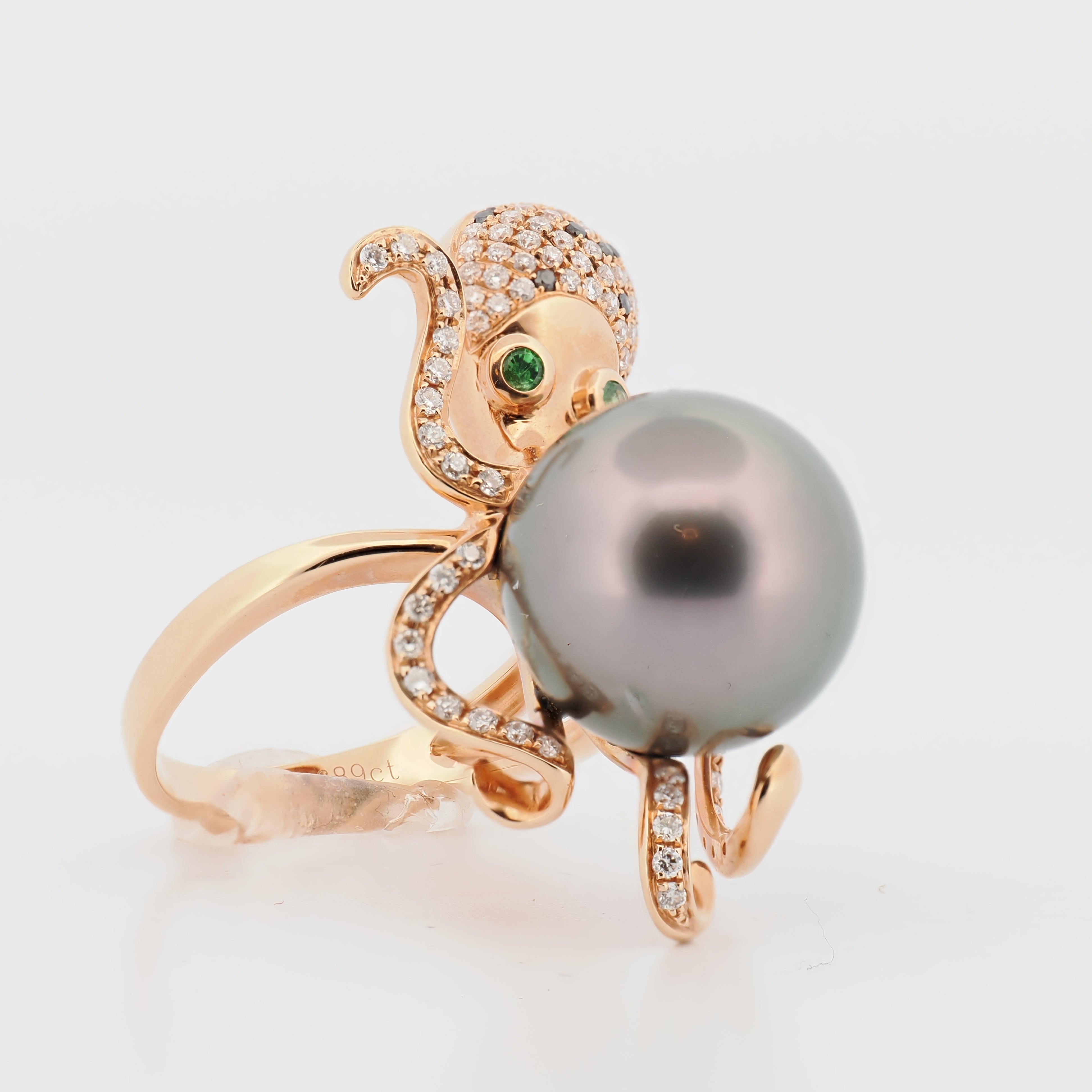 Schoeffel Ring Tintenfisch Roségold mit schwarzer Perle, Diamanten und grünen Smaragden