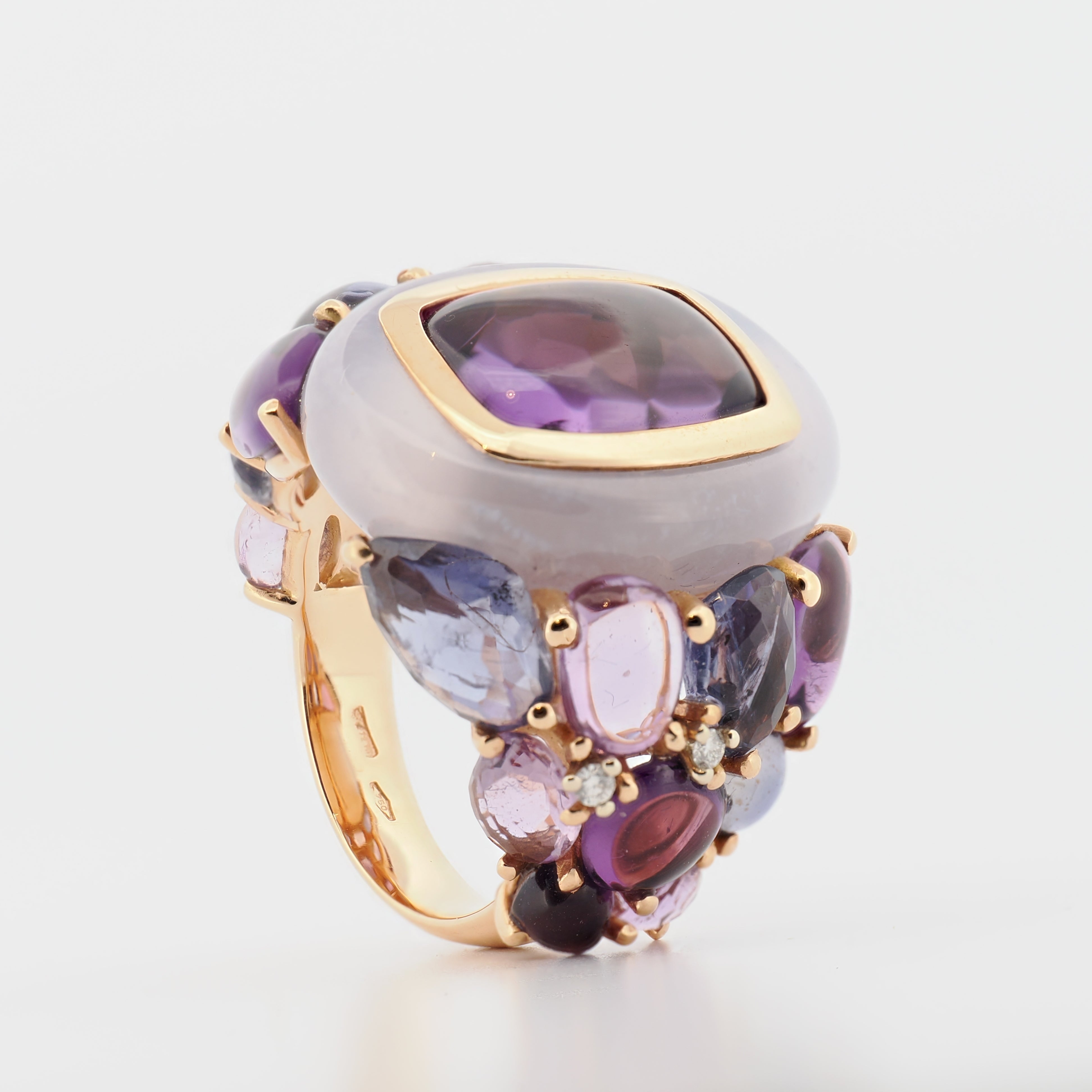 Antonini Porto Cervo Ring in Roségold mit Amethyst und Brillanten auf hellem Hintergrund