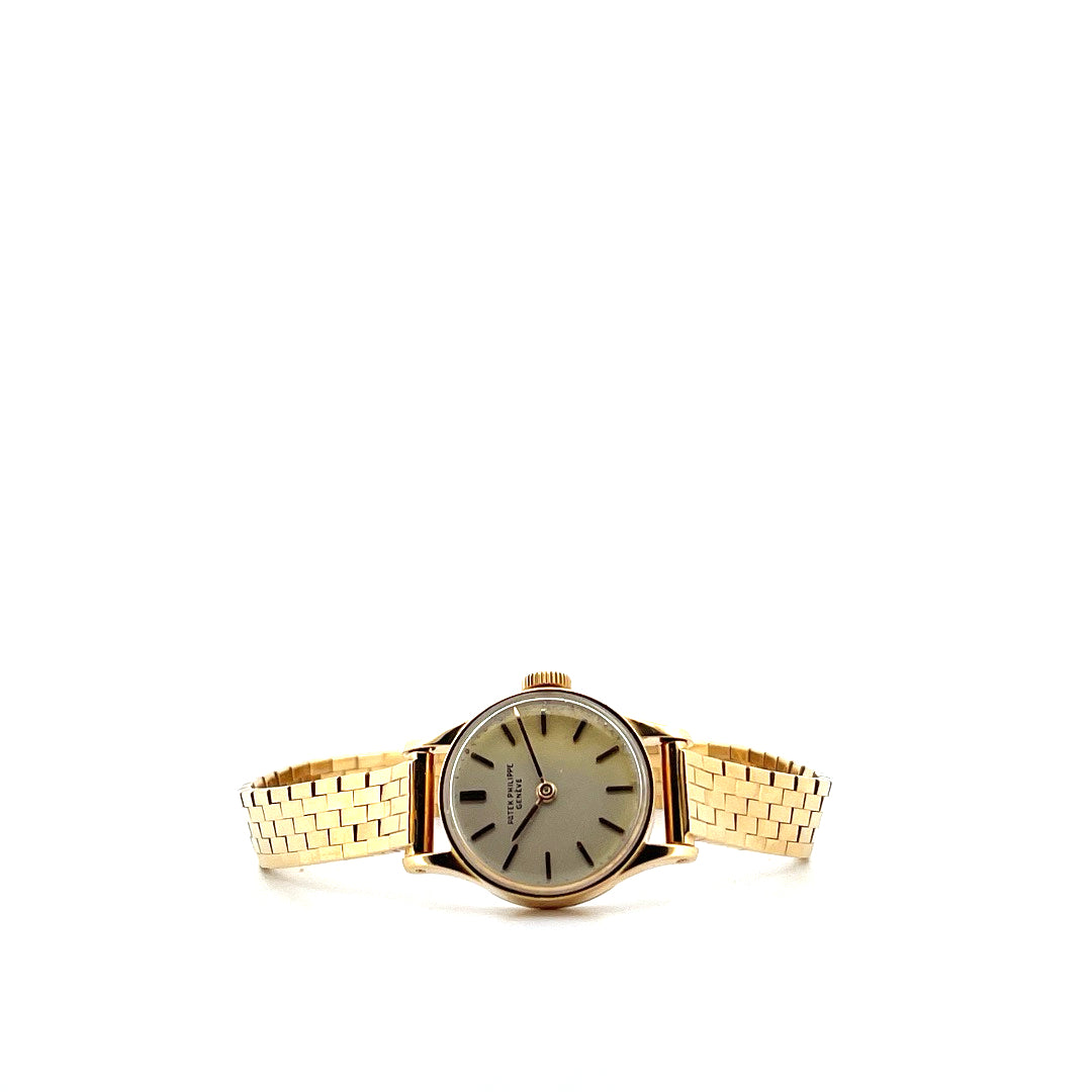 Calatrava Yellow Gold 33mm / Clous de Paris (circa 1985)