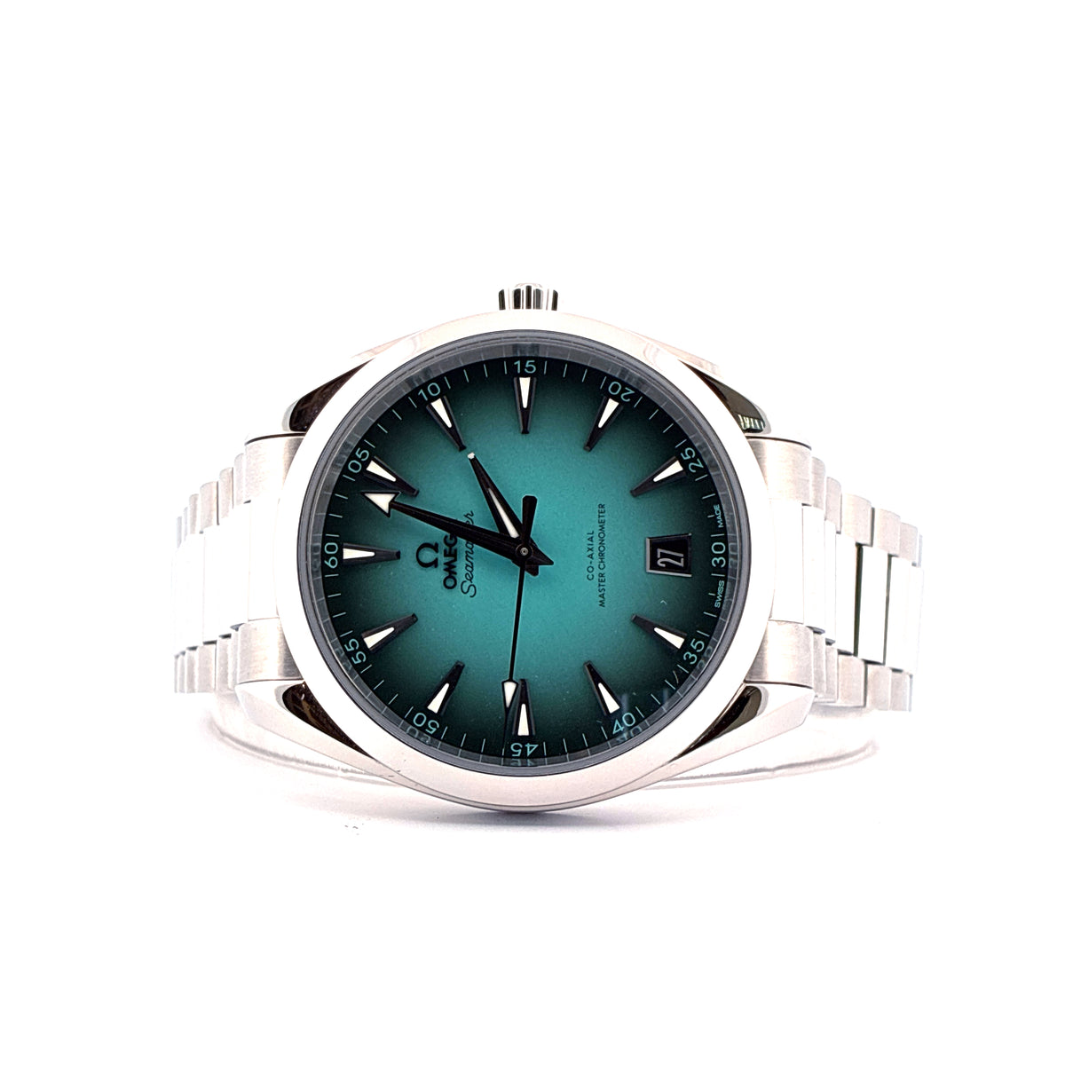 Omega Seamaster Aqua Terra 150m / Blue Dial / Full-Set / 2025, Vorderansicht mit Zifferblatt, Krone und Armband vor weißem Hintergrund