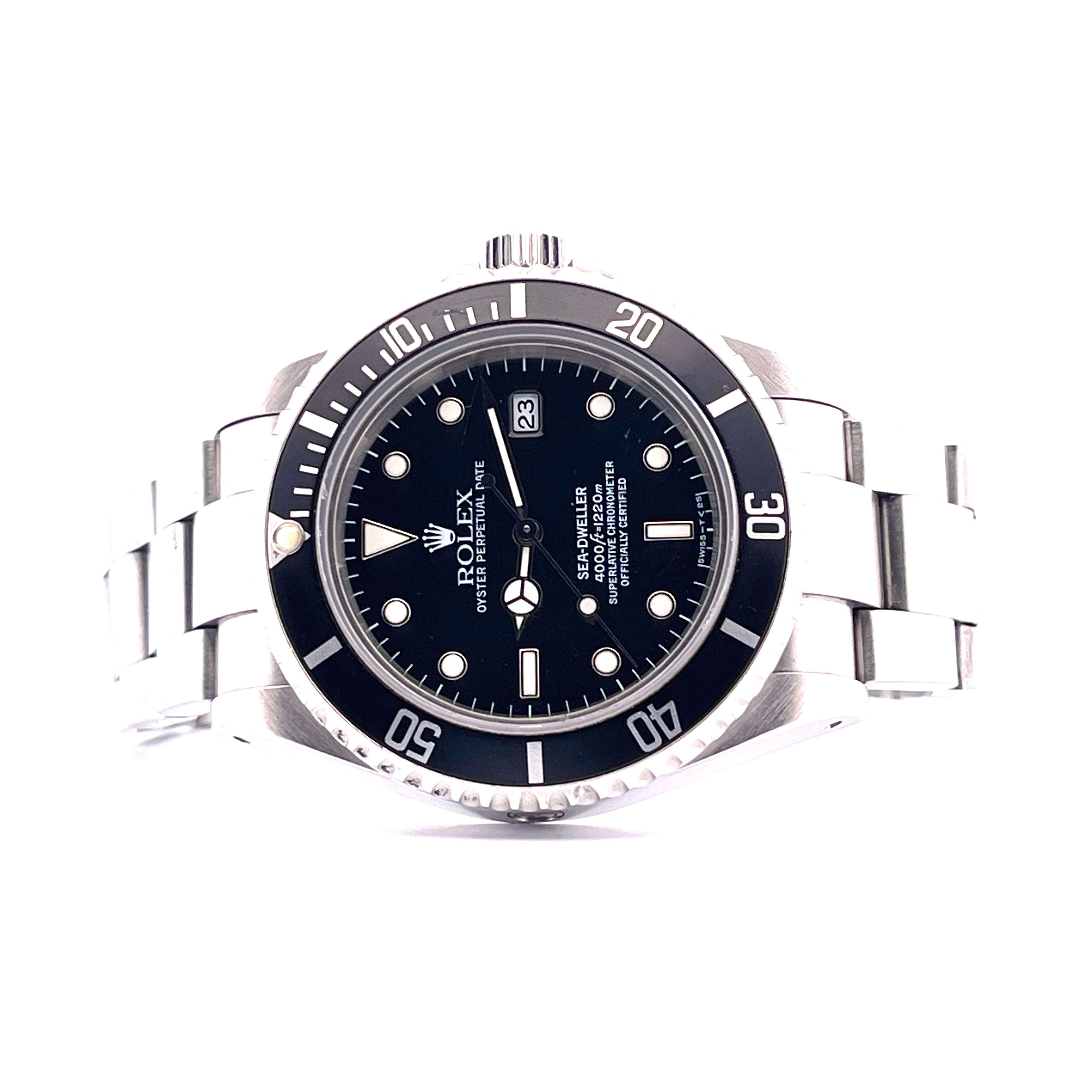 Rolex Sea-Dweller Ref 16600 aus Stahl mit schwarzem Zifferblatt und Datum im Frontalansicht