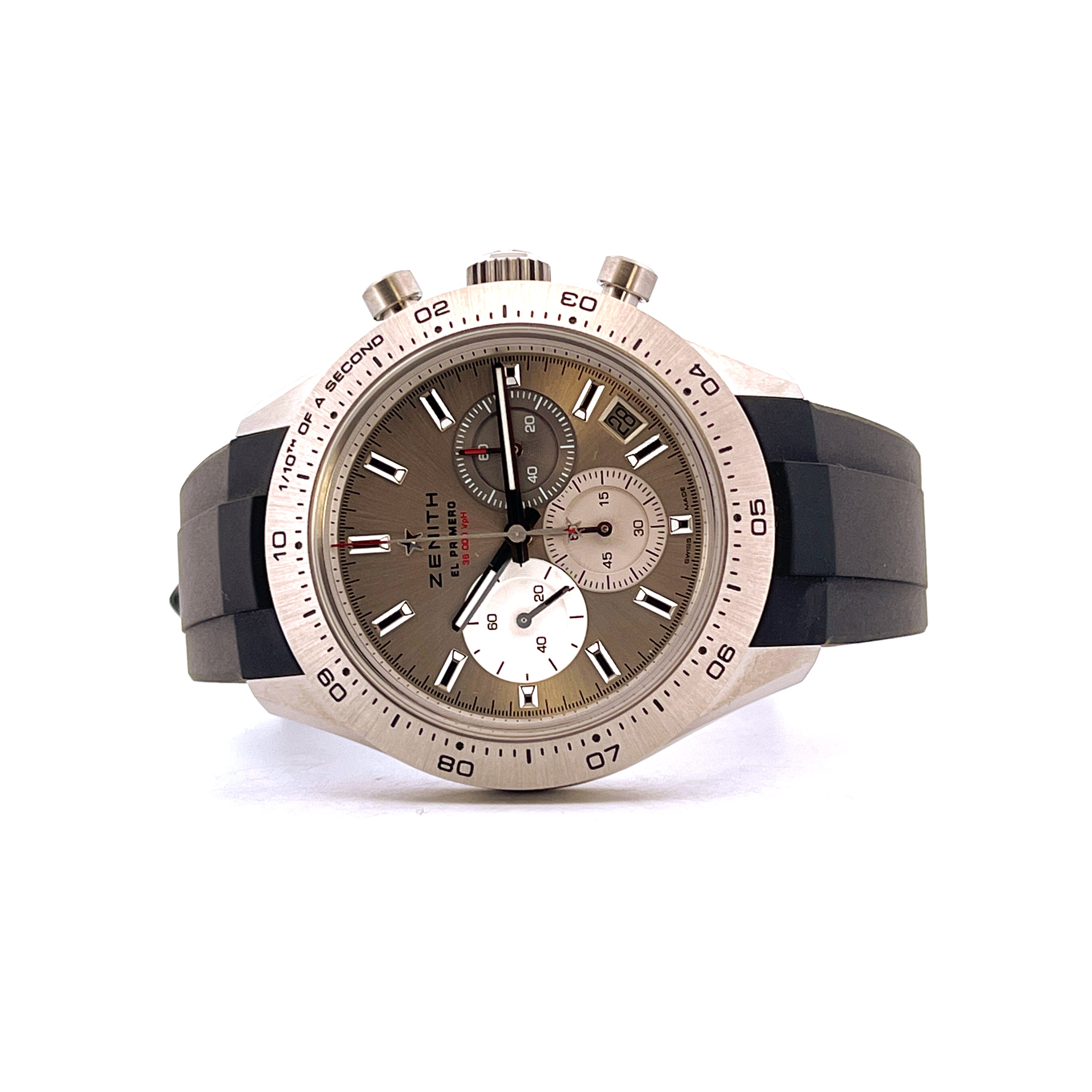 Zenith Chronomaster Sport Titan Frontalansicht mit silbernem Gehäuse und grauem Zifferblatt