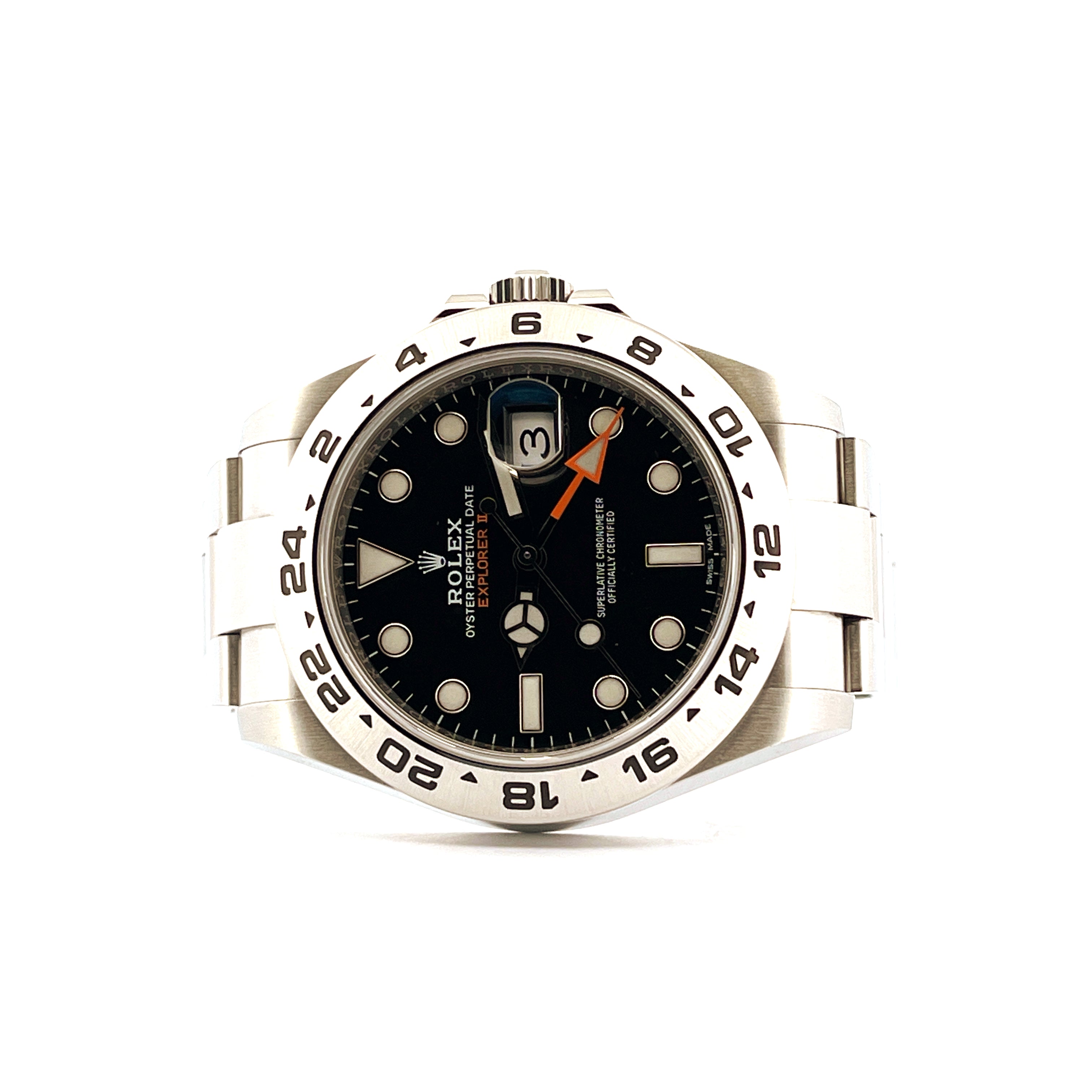 Rolex Explorer II 42mm Stahl mit schwarzem Zifferblatt im Frontalansicht auf weißem Hintergrund