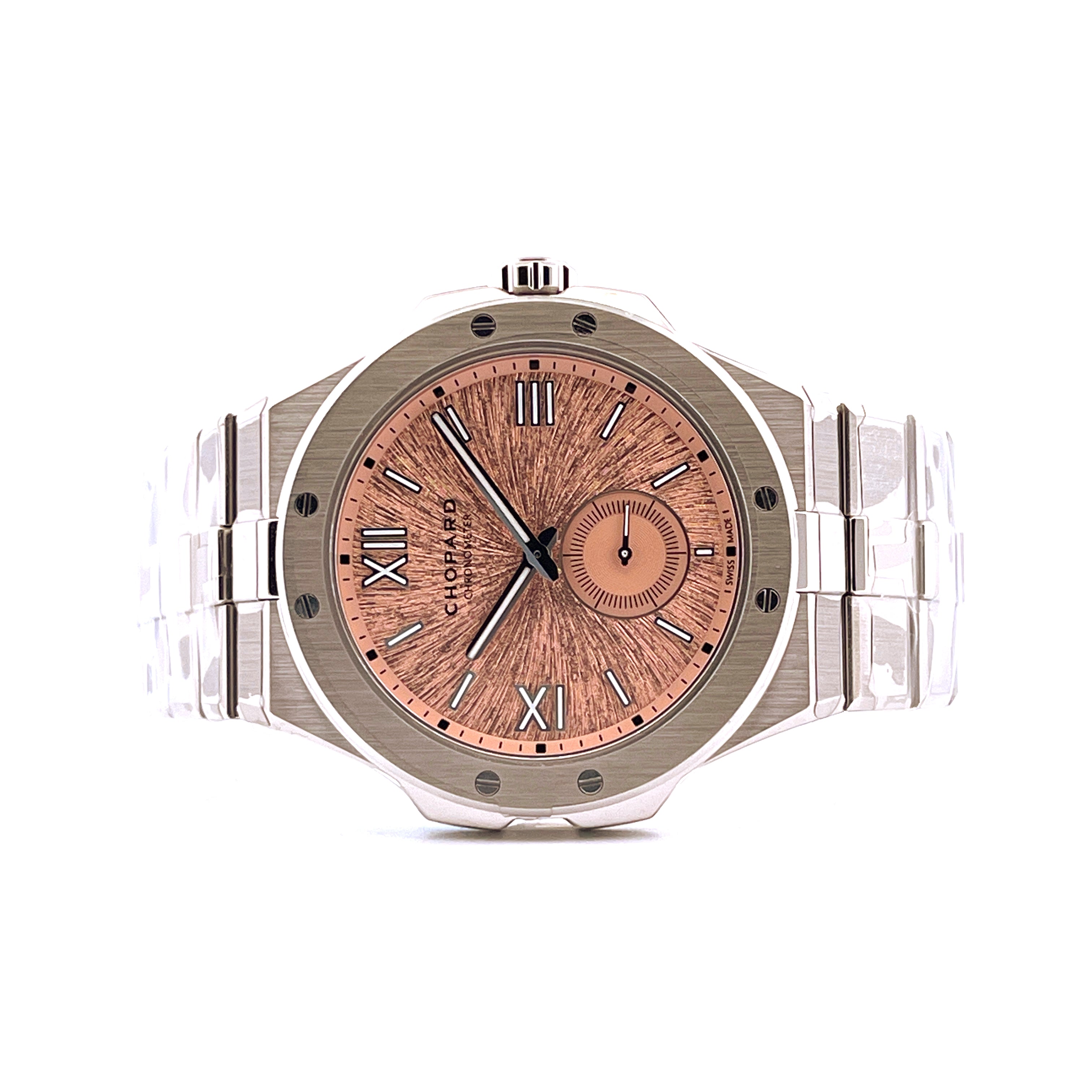 Chopard Alpine Eagle XPS Salmon: Frontansicht einer Herrenuhr aus Edelstahl mit rosafarbenem Zifferblatt