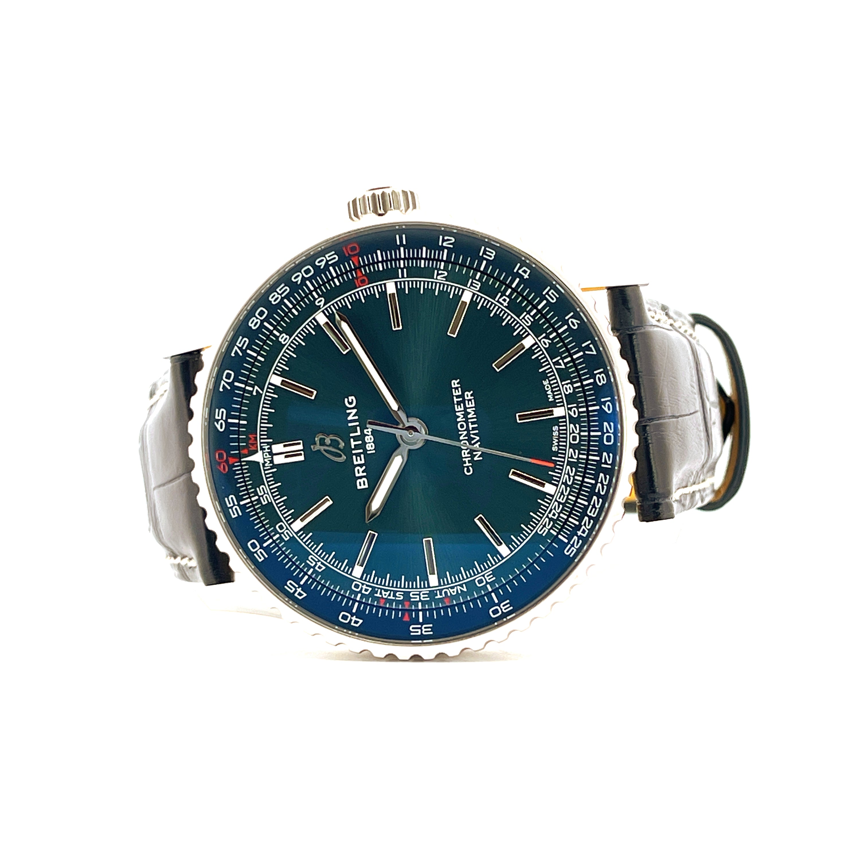 Breitling Navitimer Automatic 41 mit blauem Zifferblatt und schwarzem Lederarmband im studio