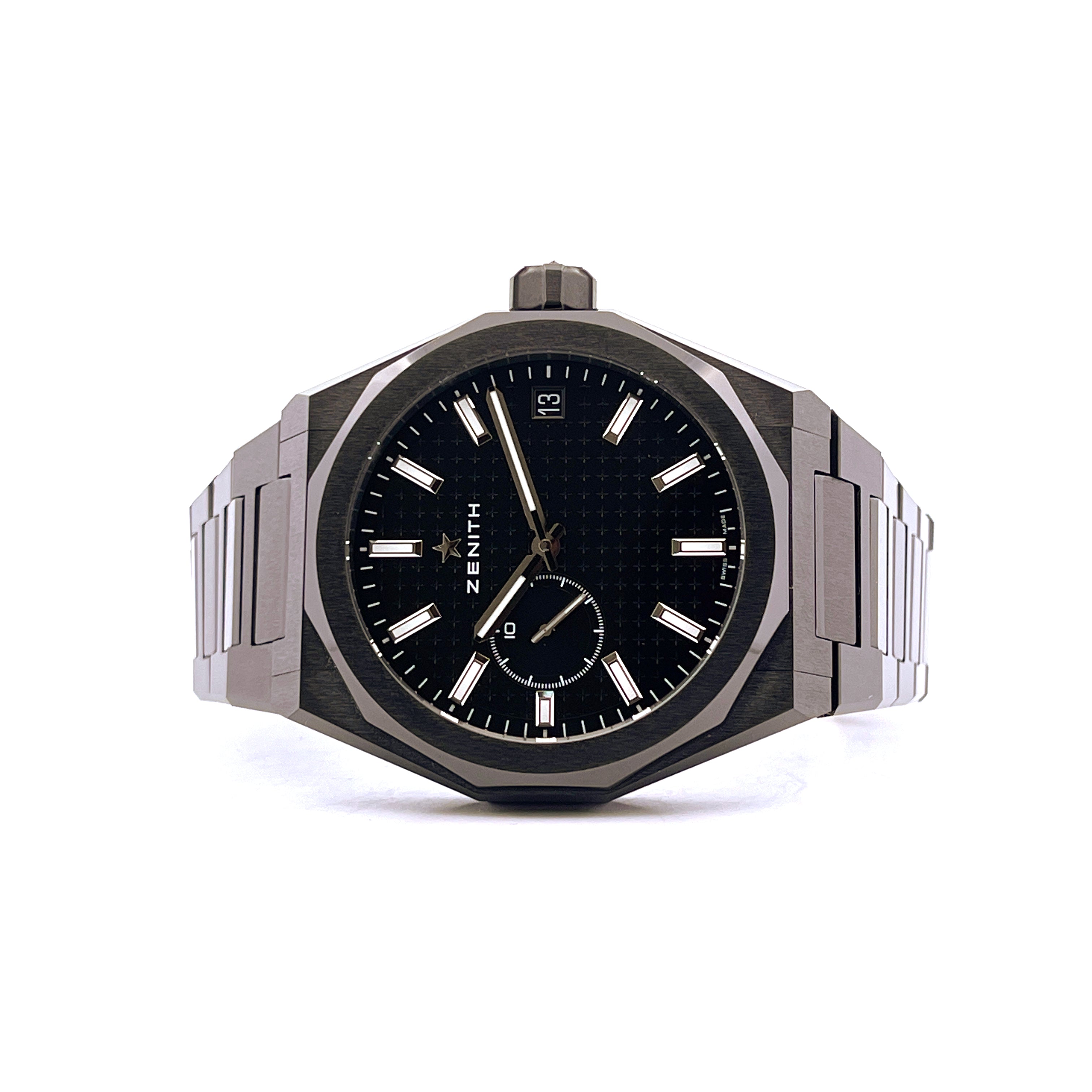 Zenith Defy Skyline 41mm Keramik-Uhr Frontansicht mit schwarzem Zifferblatt und Stahlarmband