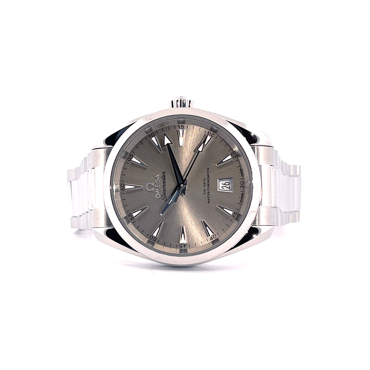 Omega Seamaster Aqua Terra 150M Champagne Dial (38mm) / Full Set / very good Condition / Germany / Nov. 2024, Vorderansicht mit Zifferblatt, Krone und Armband vor weißem Hintergrund