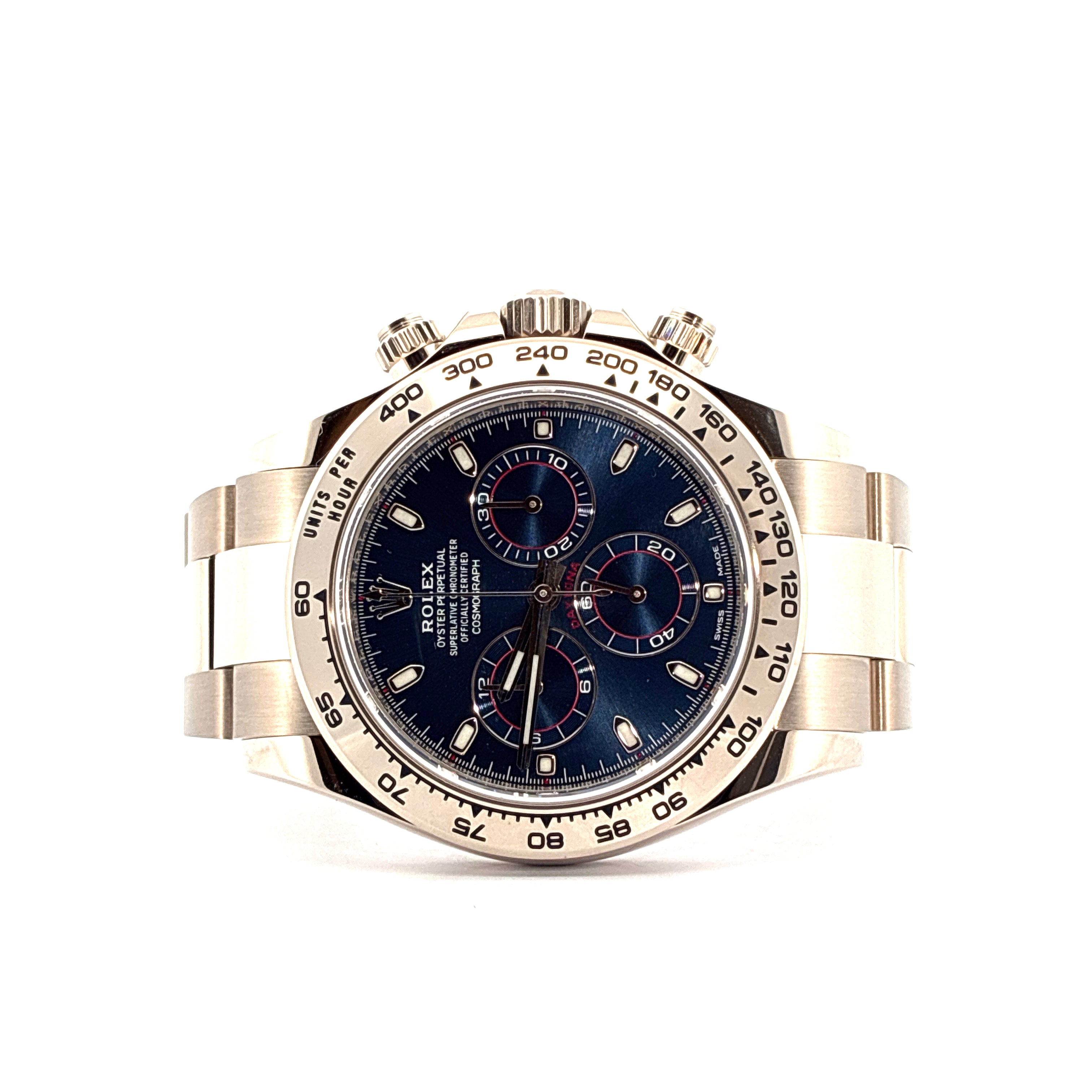 Rolex Daytona Automatik Uhr in Weißgold mit blauem Zifferblatt und Edelstahlarmband im Detailansicht