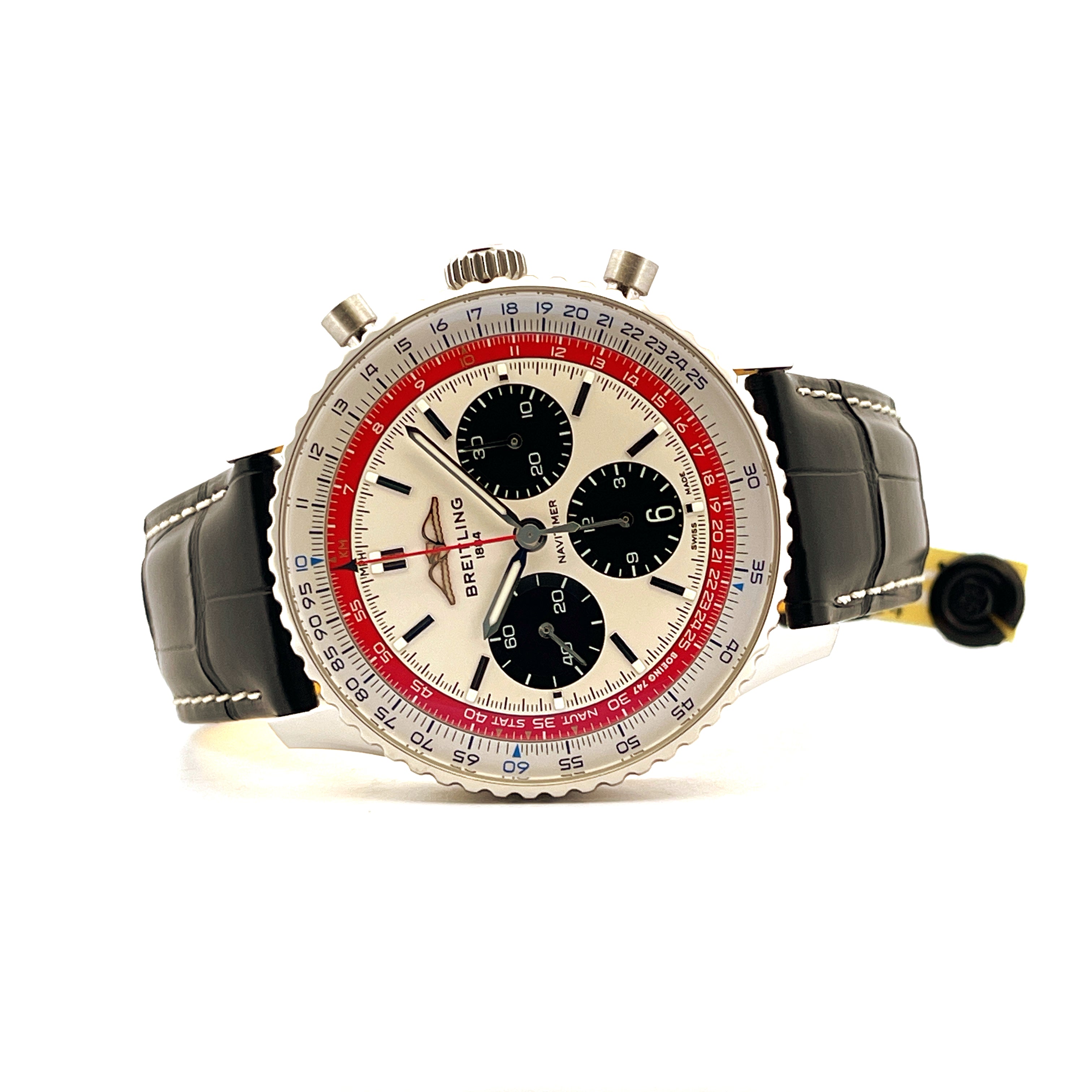Breitling Navitimer B01 Chronograph BOEING 747 mit schwarzem Lederband im Detail