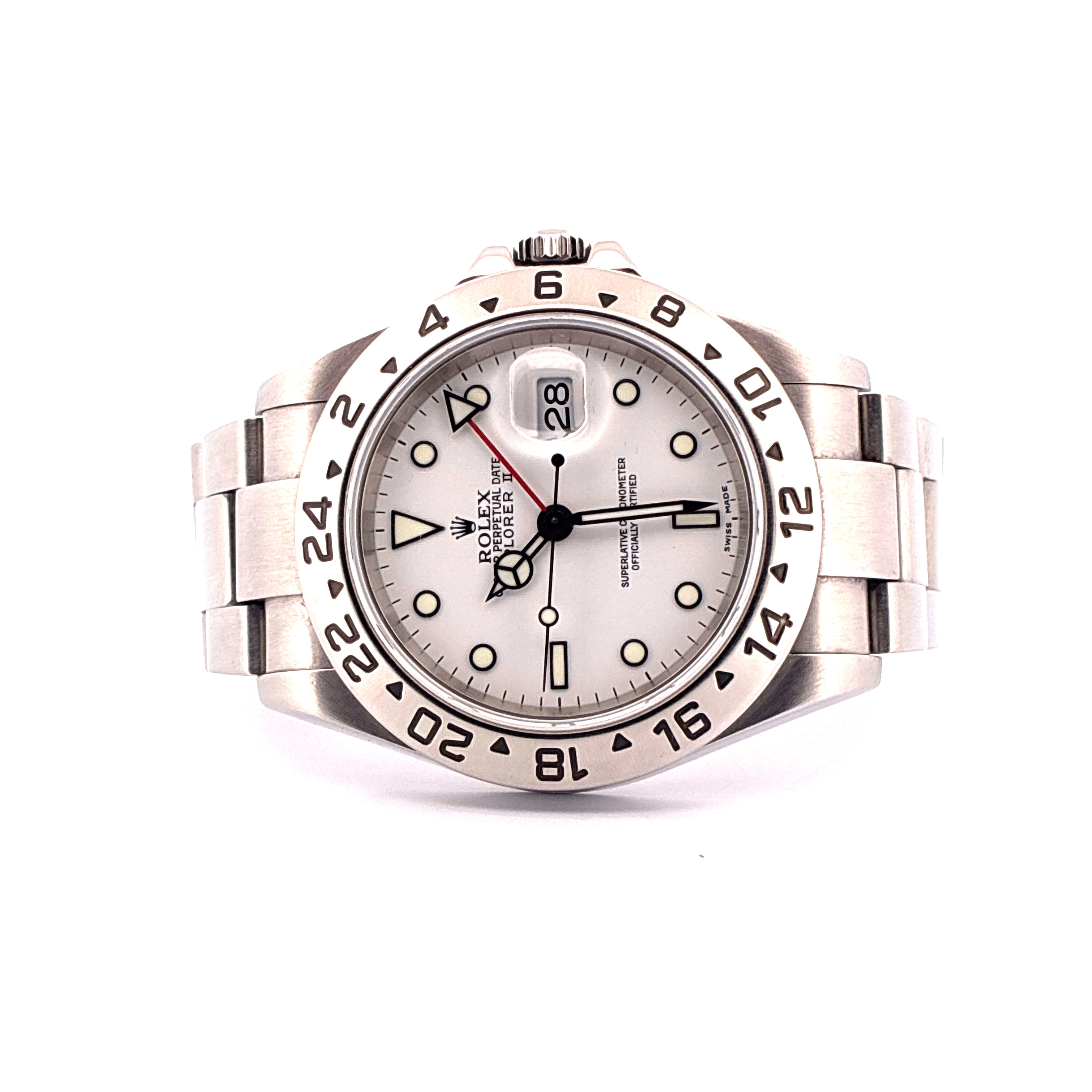 Rolex Explorer II mit weißem Zifferblatt und Stahlarmband im Vollformat auf weißem Hintergrund