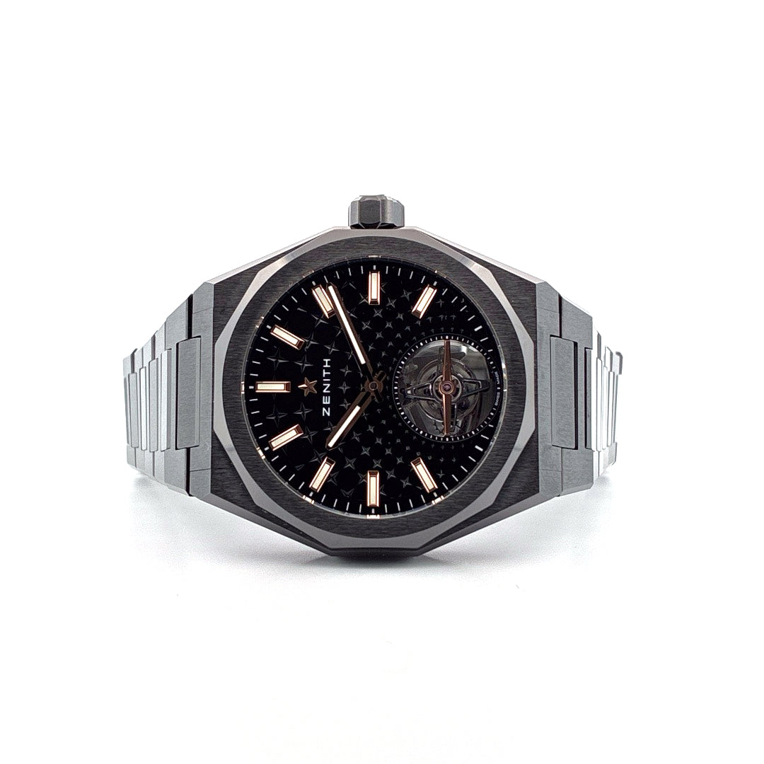 Zenith Defy Skyline Tourbillon schwarze Keramik frontale Ansicht mit dunklem Zifferblatt