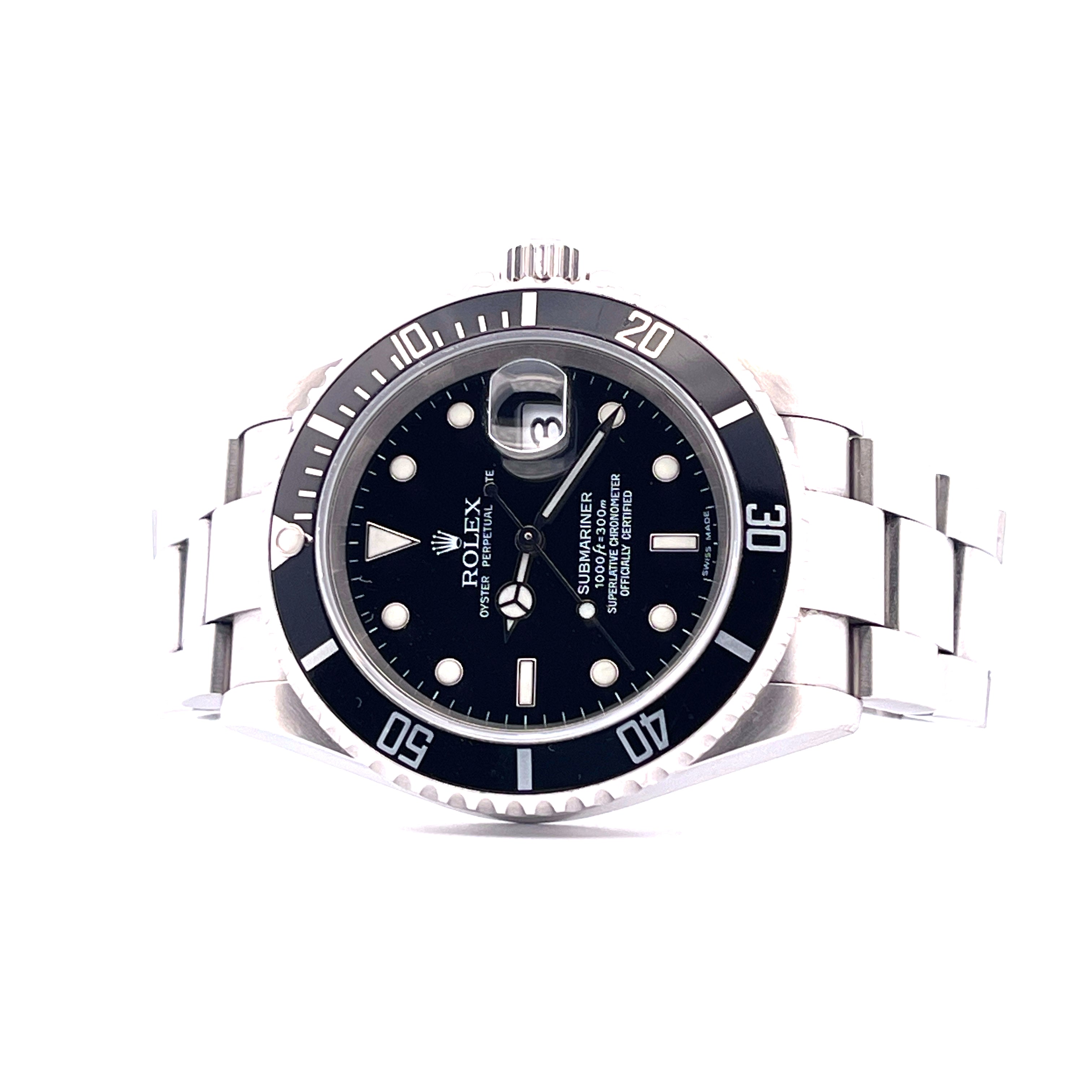 Rolex Submariner Date 16610 Automatik Stahl mit schwarzem Zifferblatt und Stahband 40 mm Durchmesser auf weissem Hintergrund
