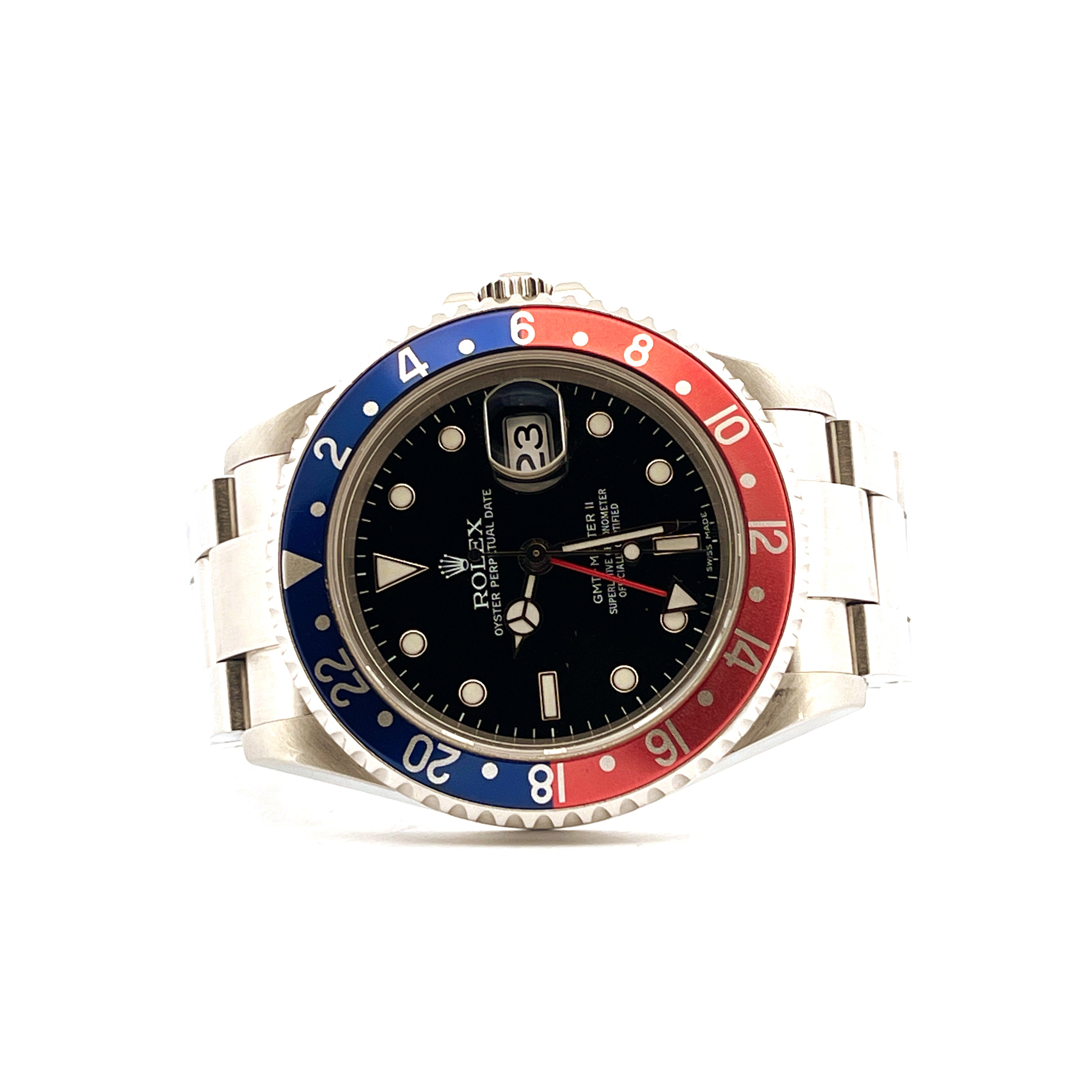 Rolex GMT-Master II 16710T Frontansicht mit roter und blauer Pepsi-Lünette und Stahlarmband auf weißem Hintergrund
