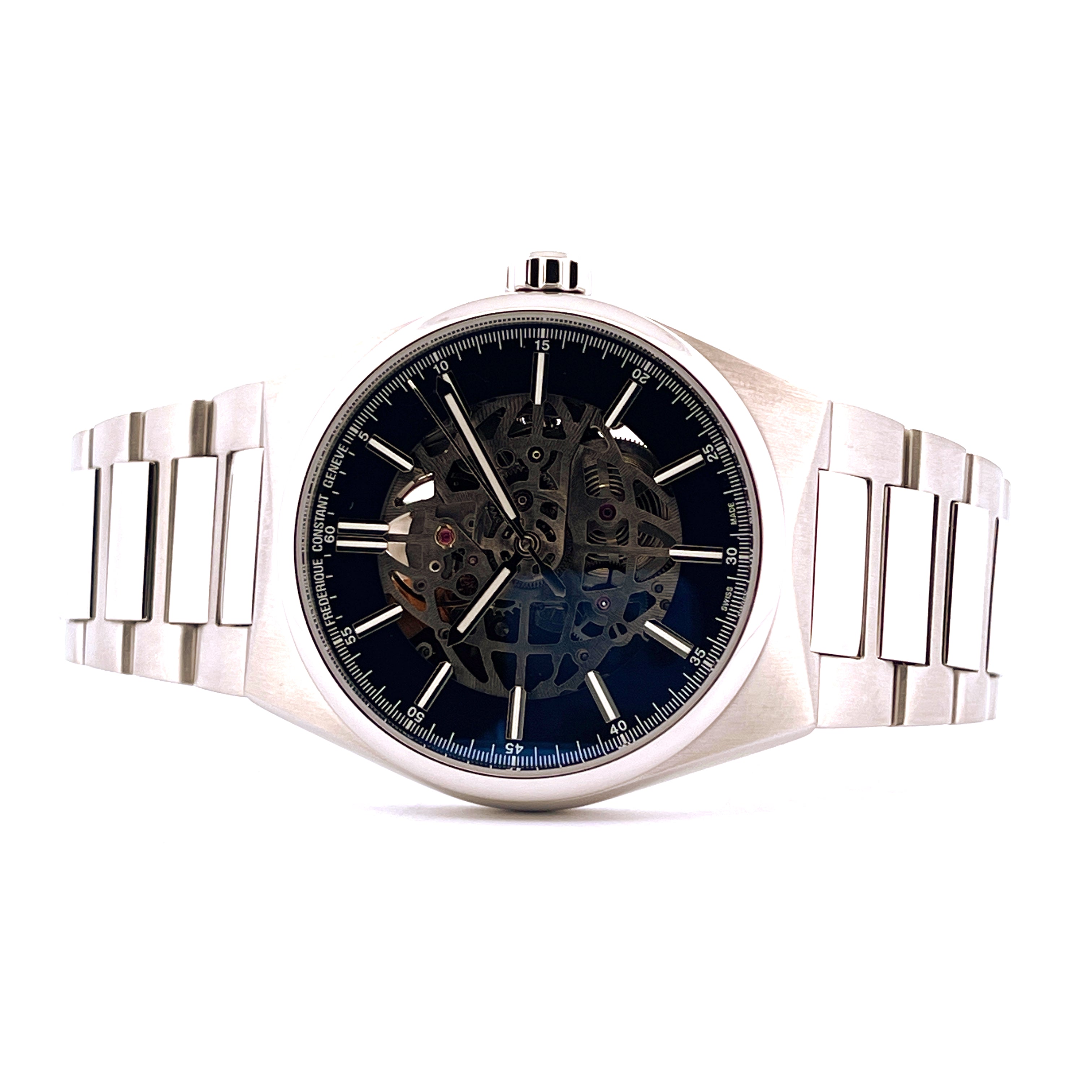 Frederique Constant Highlife Skeleton blaue Automatik Herrenuhr Edelstahlarmband im Fokus