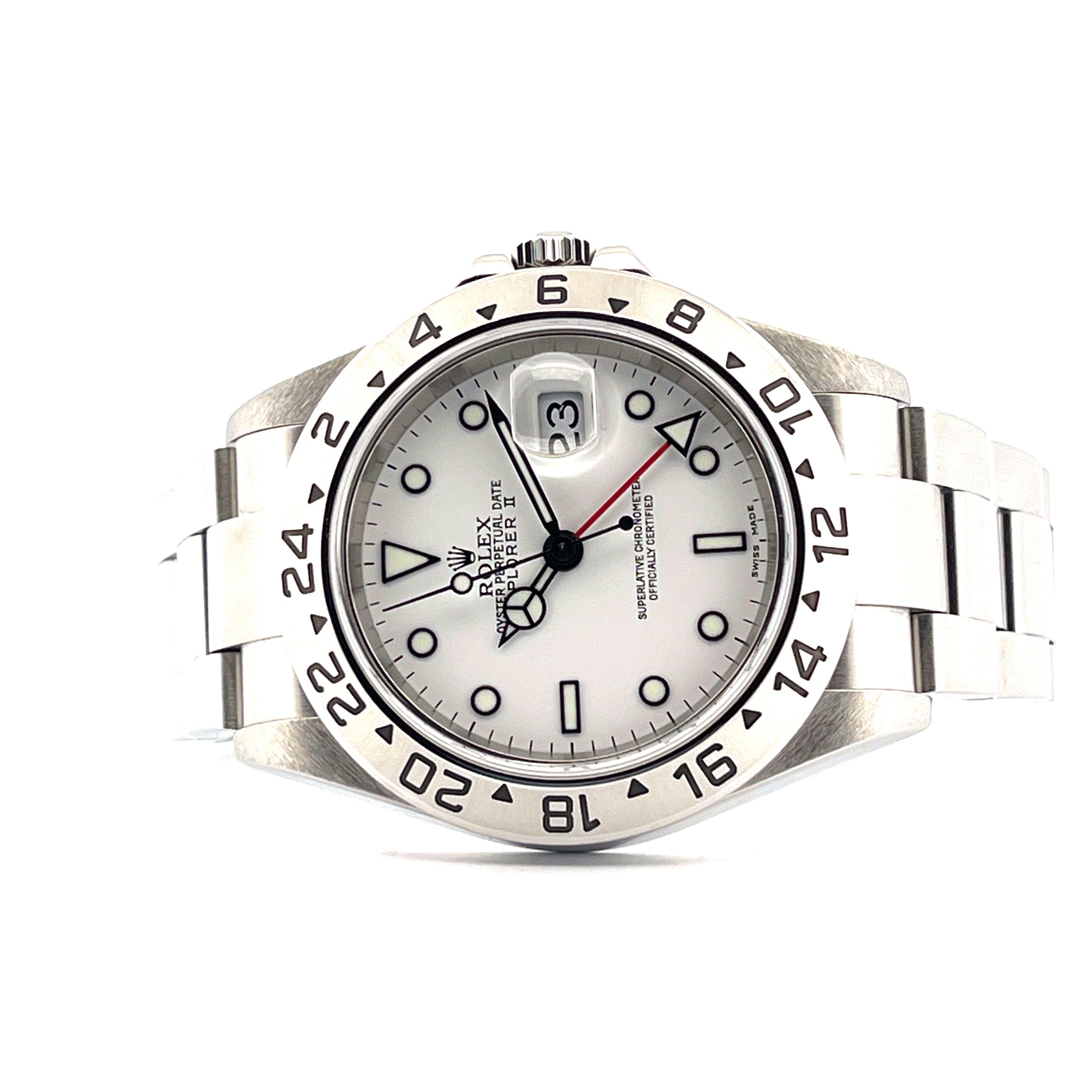 Rolex Explorer II 16570T mit weissem Zifferblatt im Frontalansicht, Stahlgehäuse und Stahlband auf weißem Hintergrund