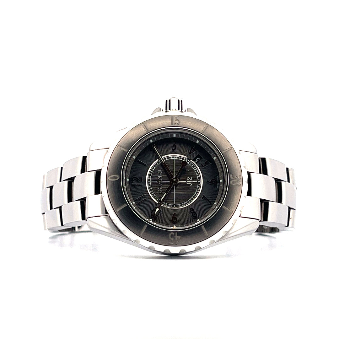 Chanel J12 33mm in Grau, Keramikgehäuse und Armband, Quarzwerk, ungetragen