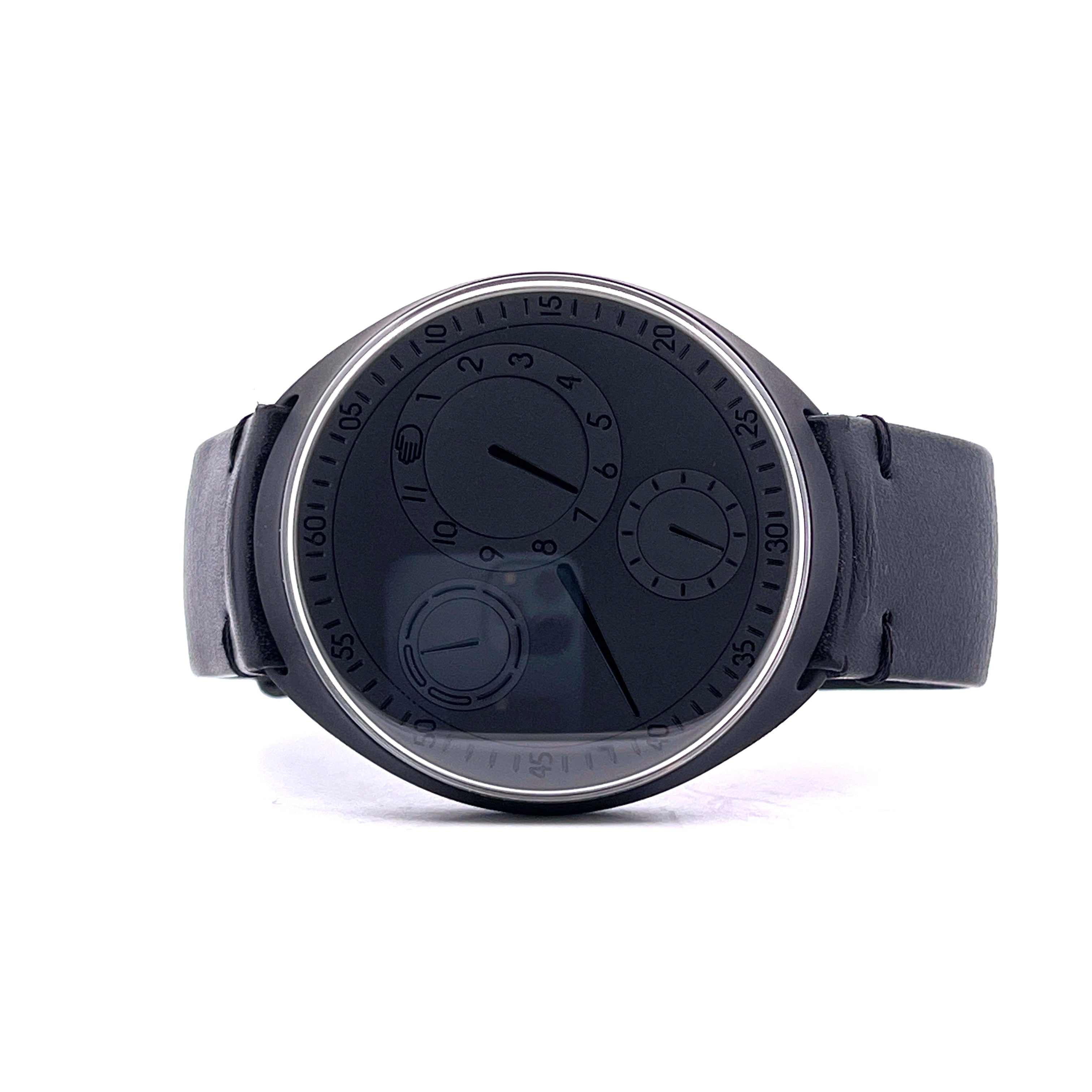 Ressence Type 1 ZZ Chronopassion Titan DLC Automatik mit schwarzem Zifferblatt und schwarzem Lederarmband