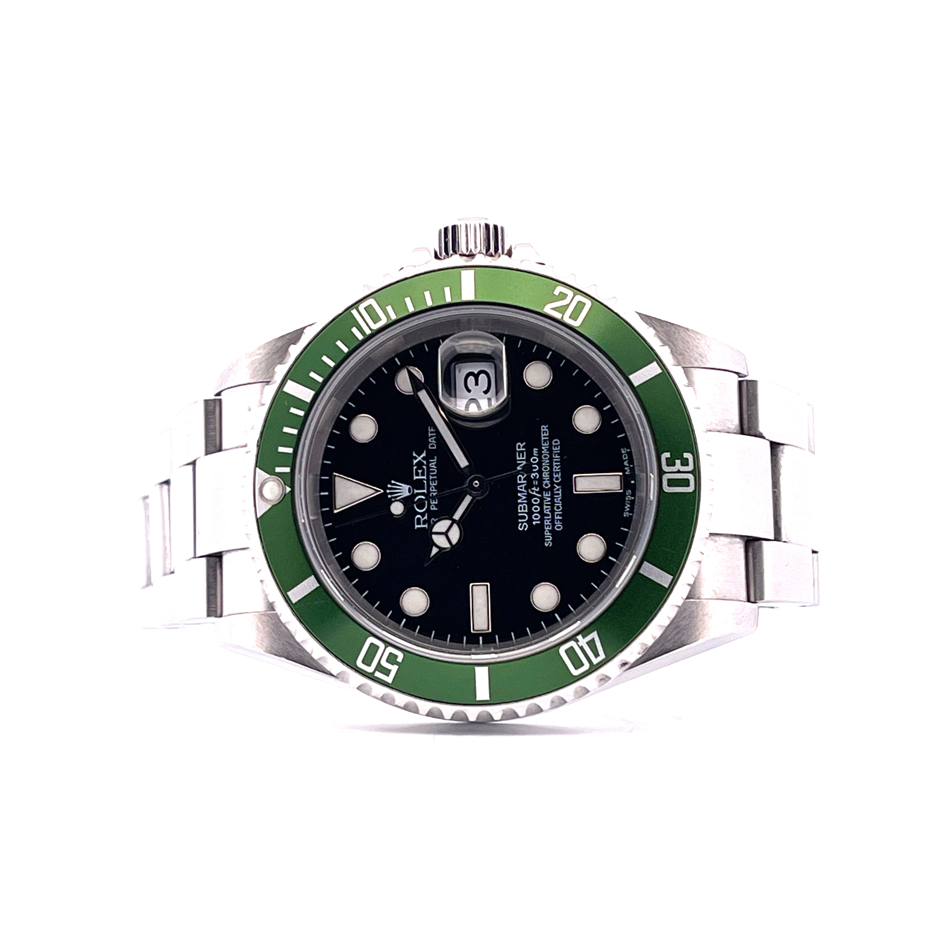 Rolex Submariner Date Kermit mit grünem Keramik-Inlay und schwarzem Zifferblatt im Frontal-Detail
