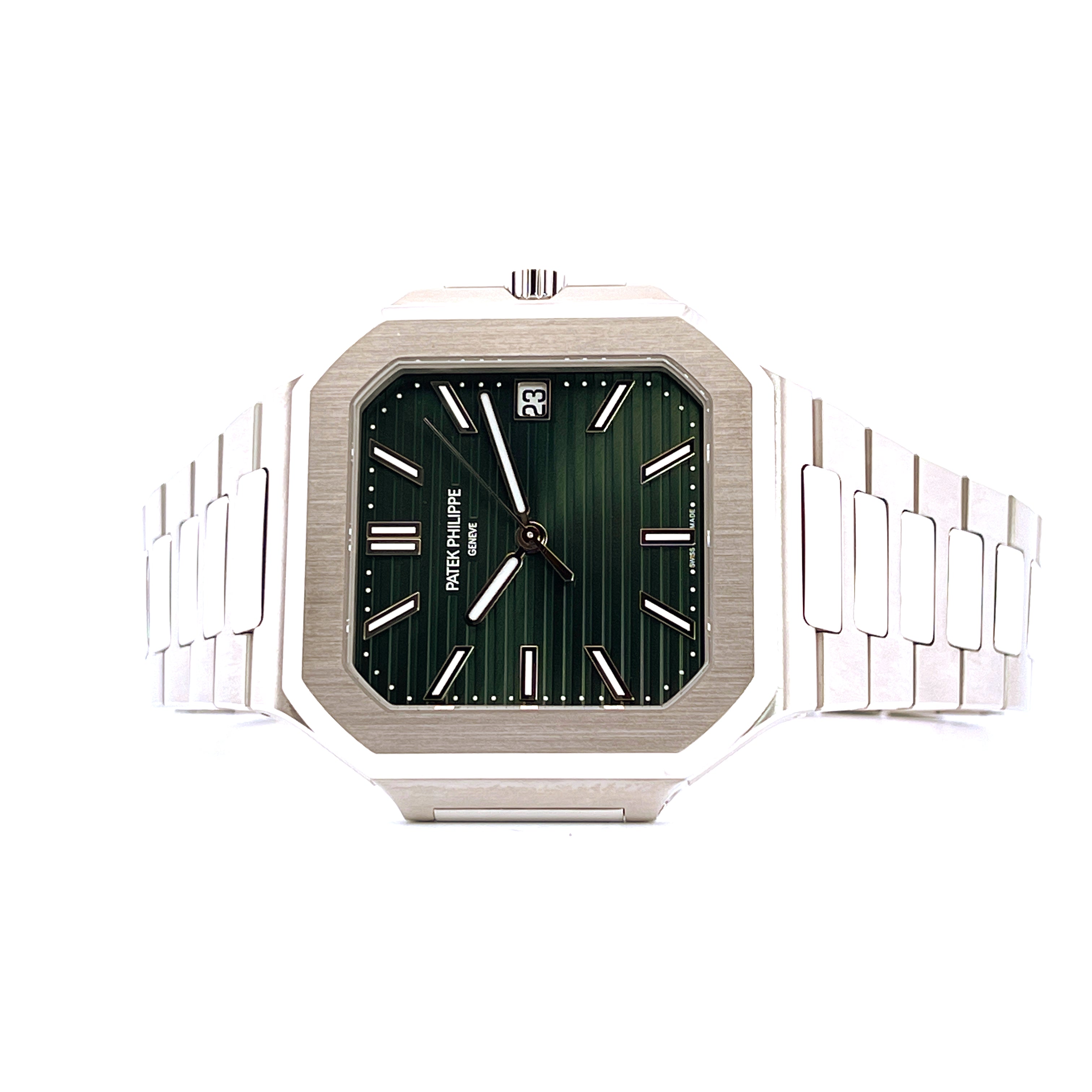 Patek Philippe Cubitus Steel Green Dial im Frontalansicht mit Edelstahlarmband