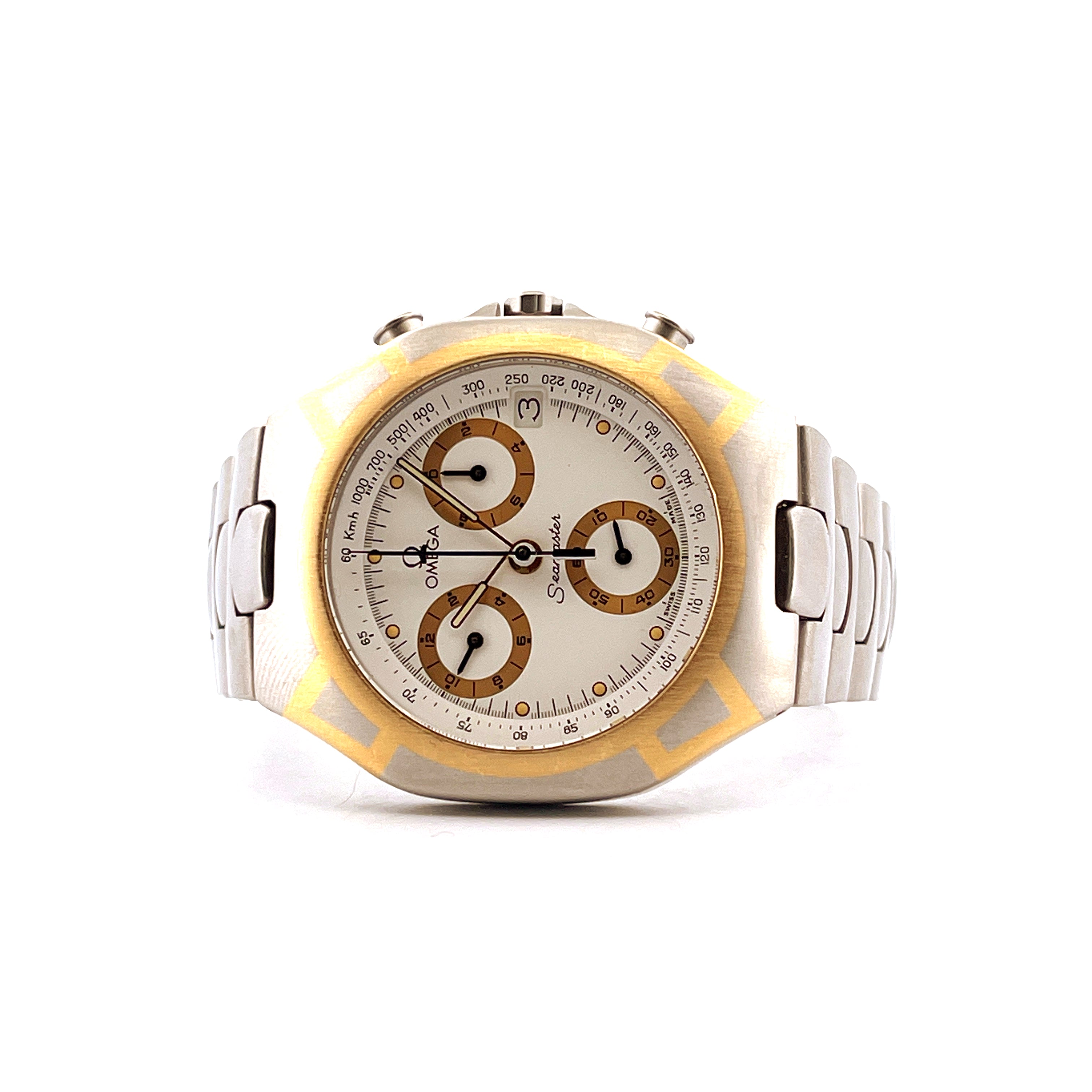 Frontansicht eines Omega Seamaster Polaris Chronographen aus Stahl und Gold mit weißem Zifferblatt