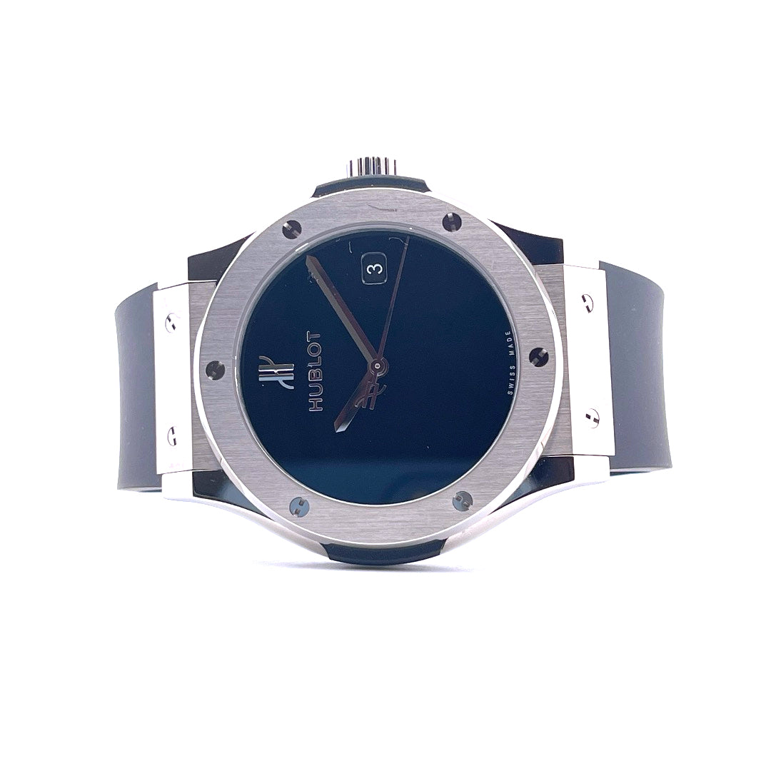 Hublot Classic Fusion 45mm Titangehäuse mit blauem Zifferblatt und Kautschukband