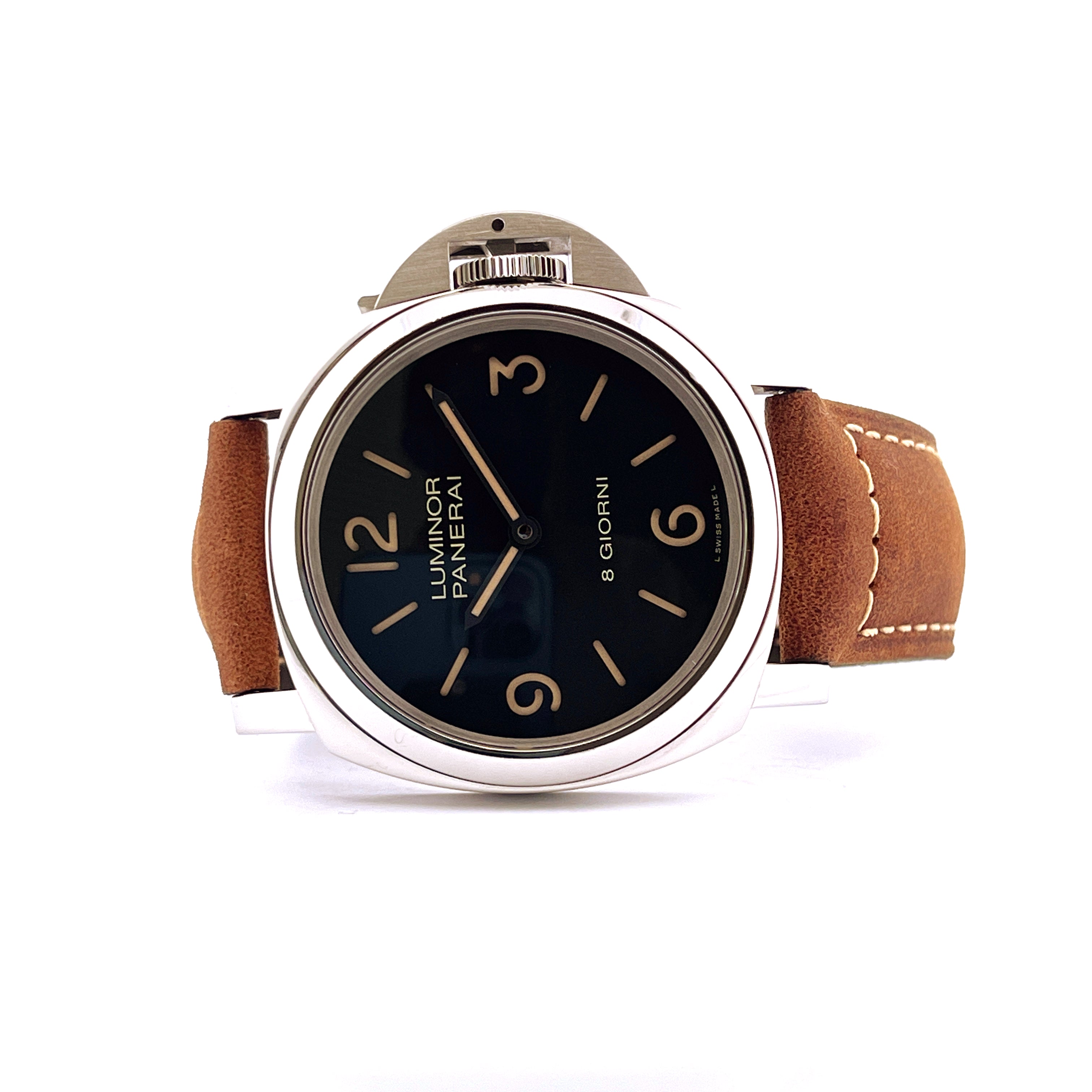 Frontansicht einer Panerai Luminor Pam00914 mit braunem Lederarmband und schwarzem Zifferblatt