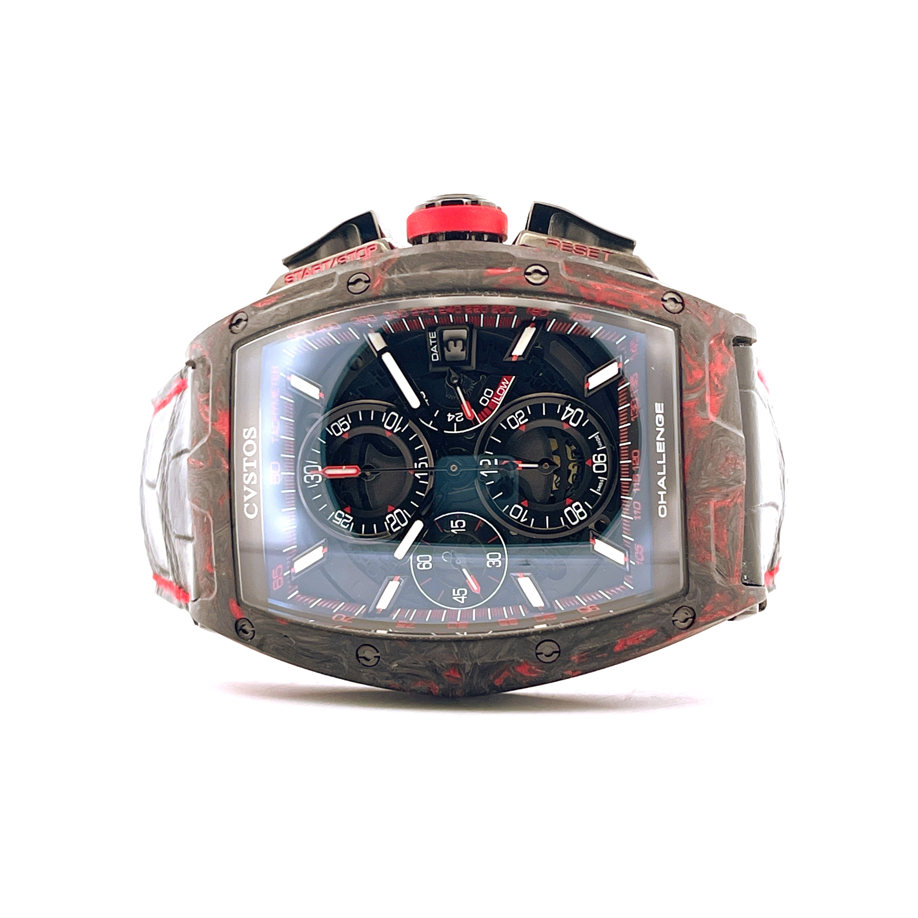 Cvstos Challenge Chrono II Red aus Carbon in Frontansicht mit schwarzem Zifferblatt und roten Akzenten