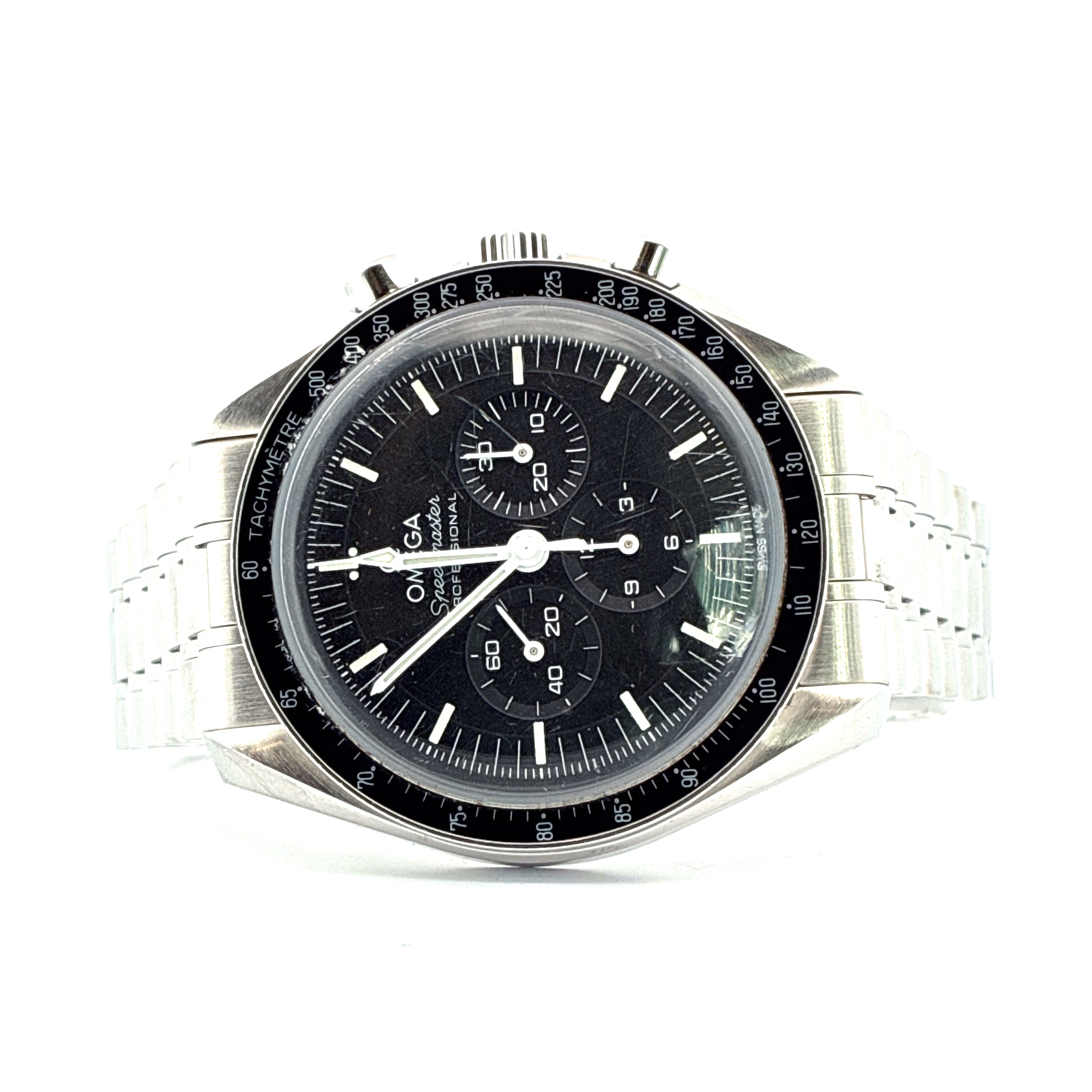 Omega Speedmaster Professional Moonwatch im Detail, Edelstahlgehäuse mit schwarzem Zifferblatt