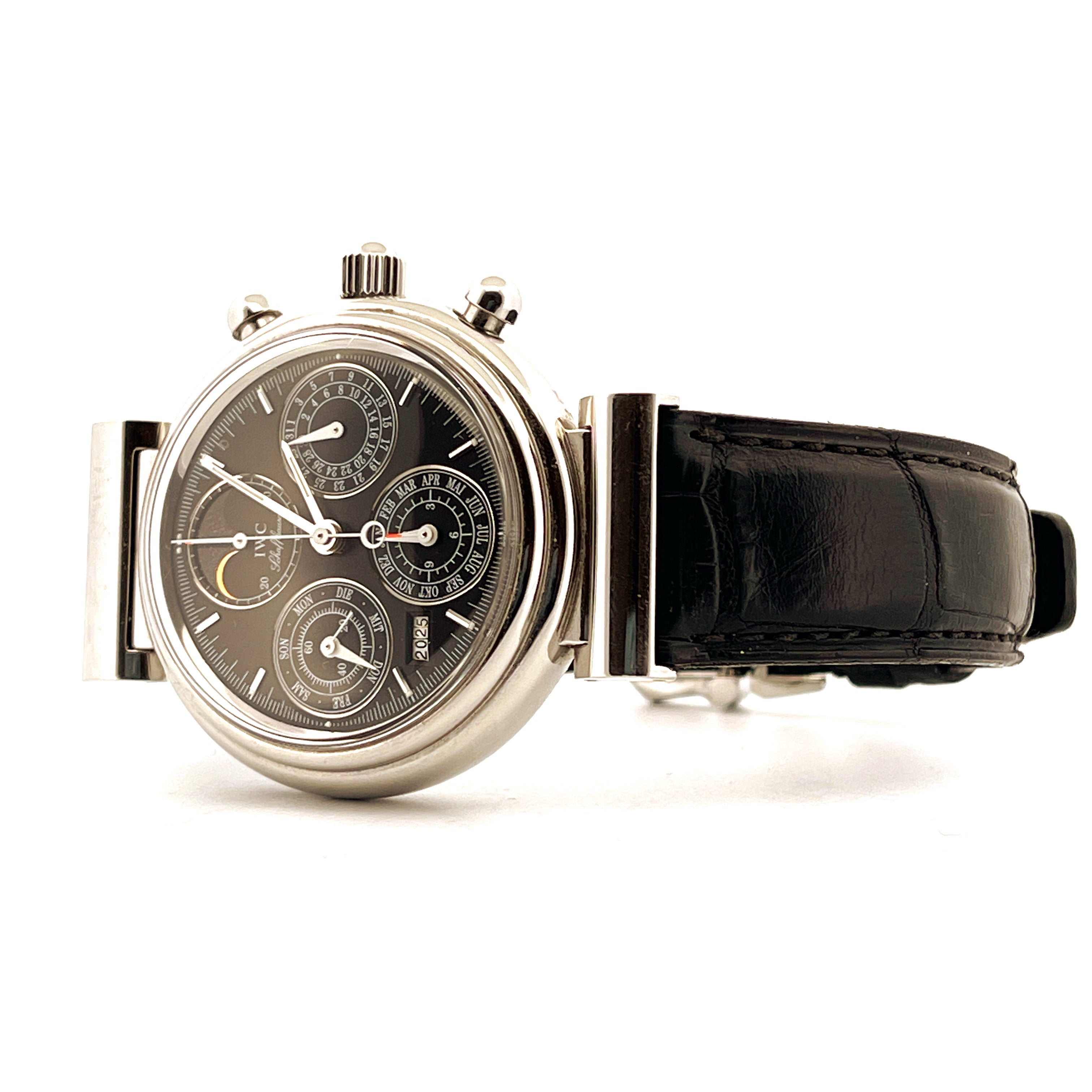 IWC Da Vinci Perpetual Calendar im Profil, Edelstahlgehäuse, schwarzes Zifferblatt mit Mondphase und Lederarmband