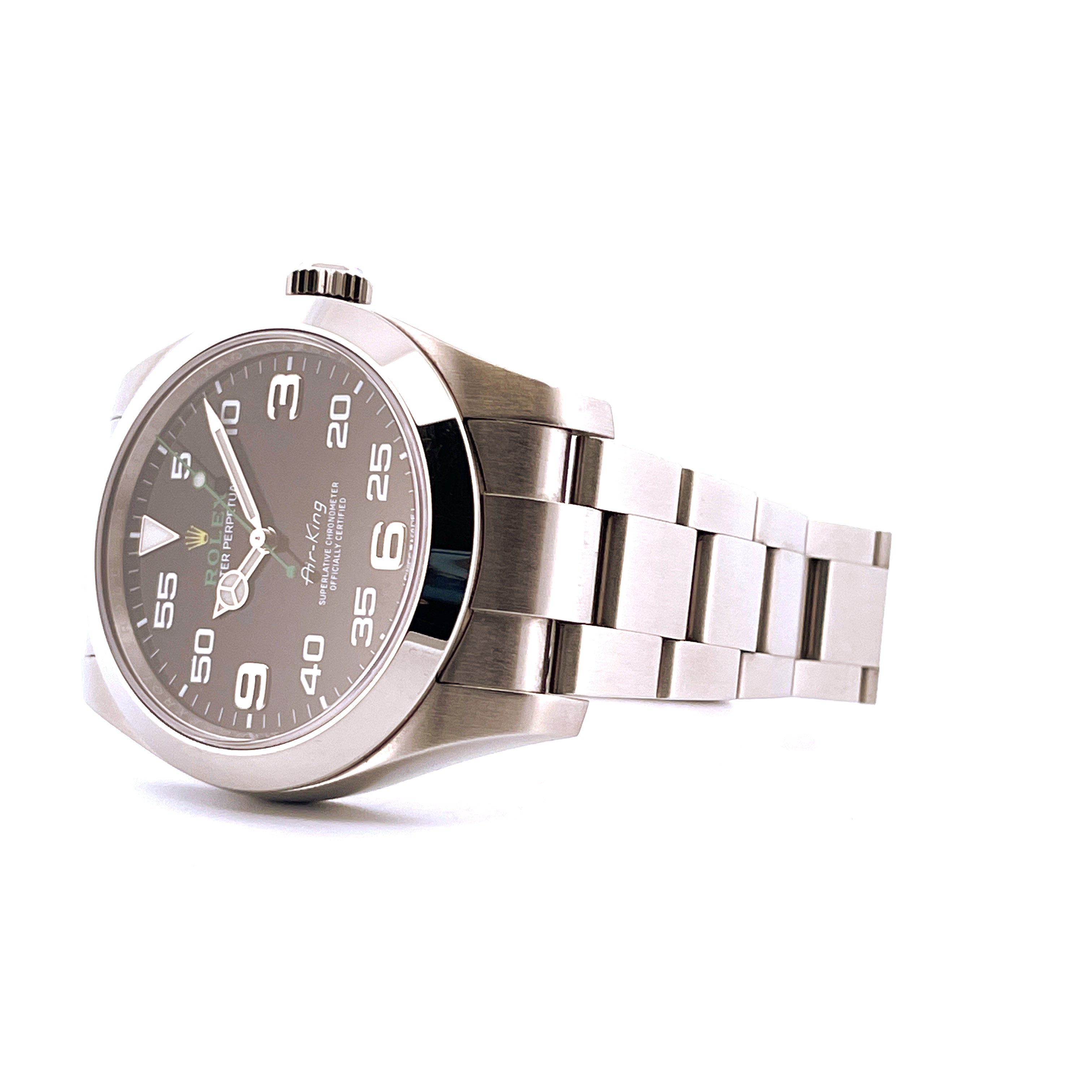 Rolex Air King 116900 aus Stahl mit Automatikwerk im Detail, auf weißem Hintergrund