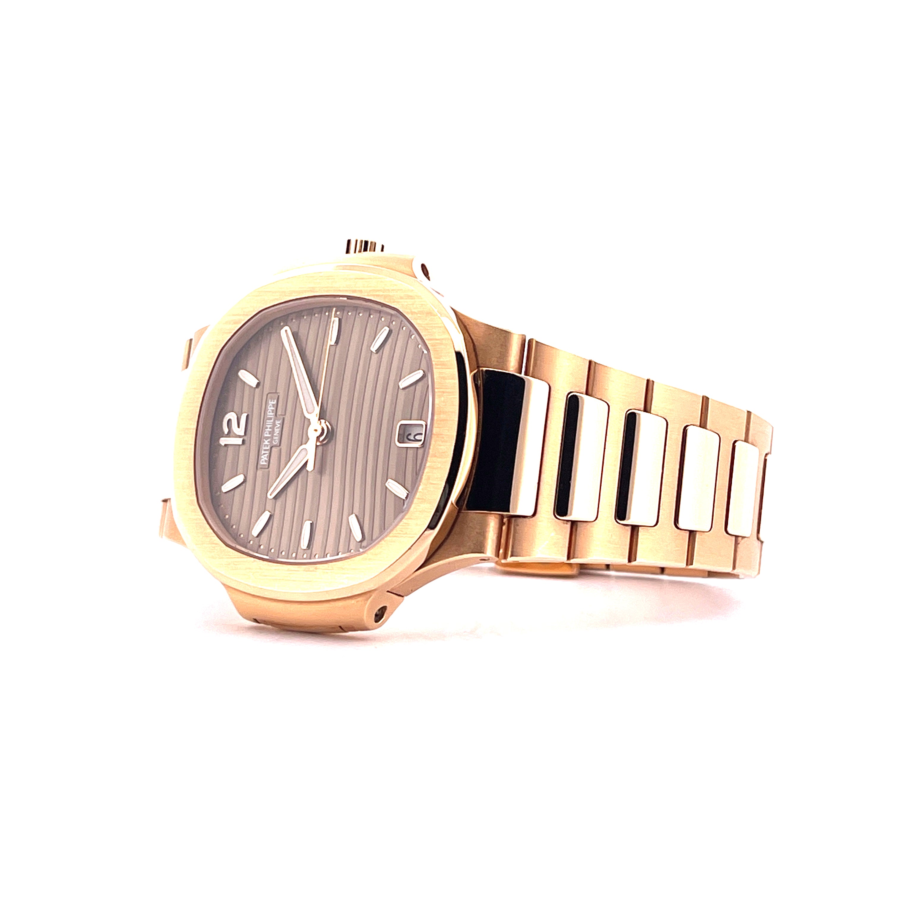 Patek Philippe Nautilus 7118/1R-010 Roségold Uhr im Profil mit silbernem Zifferblatt und goldenem Armband