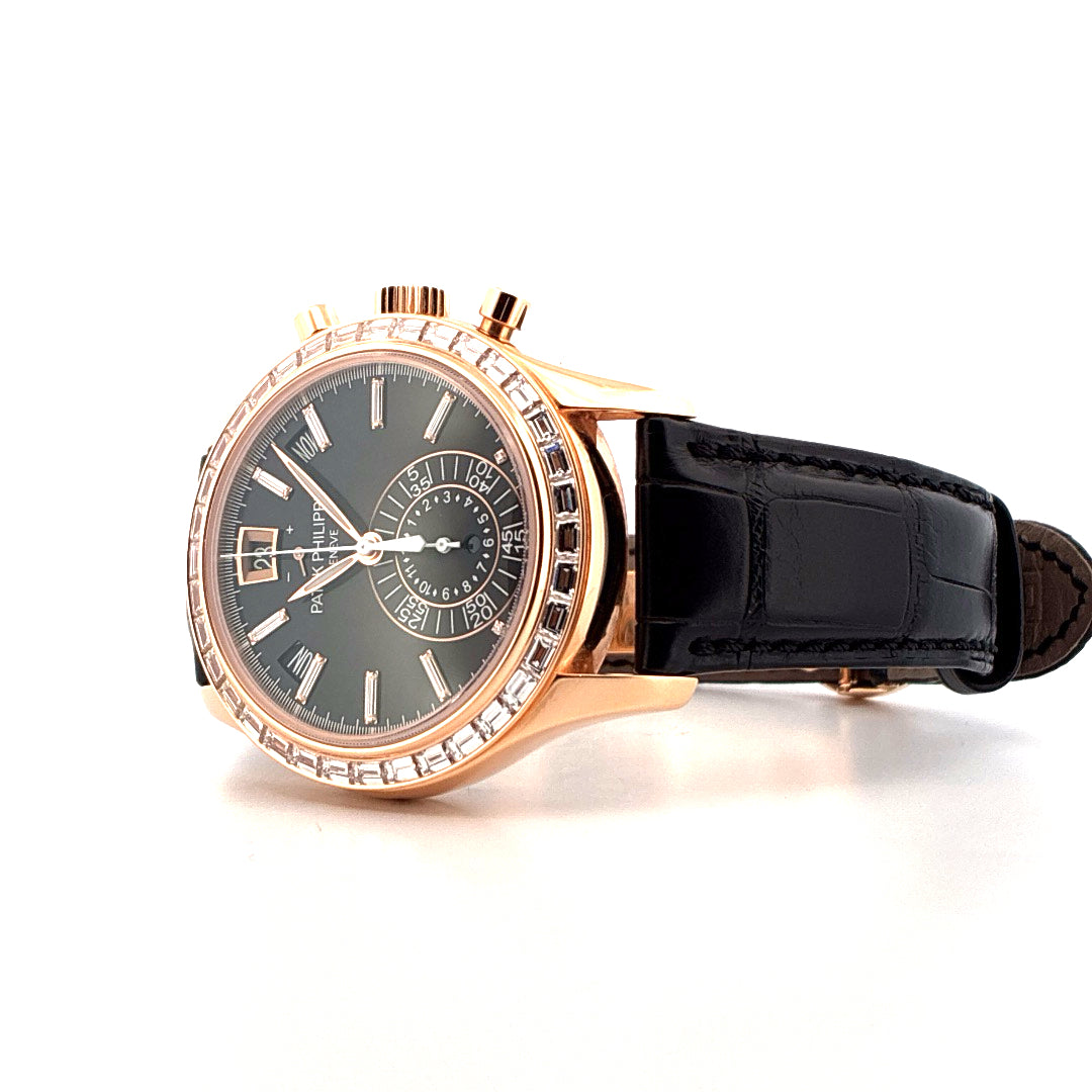 Patek Philippe Jahreskalender 5961R-010 Roségold mit Diamantenlünette und schwarzem Lederband