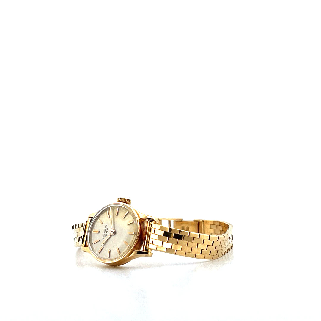 Calatrava Yellow Gold 33mm / Clous de Paris (circa 1985)