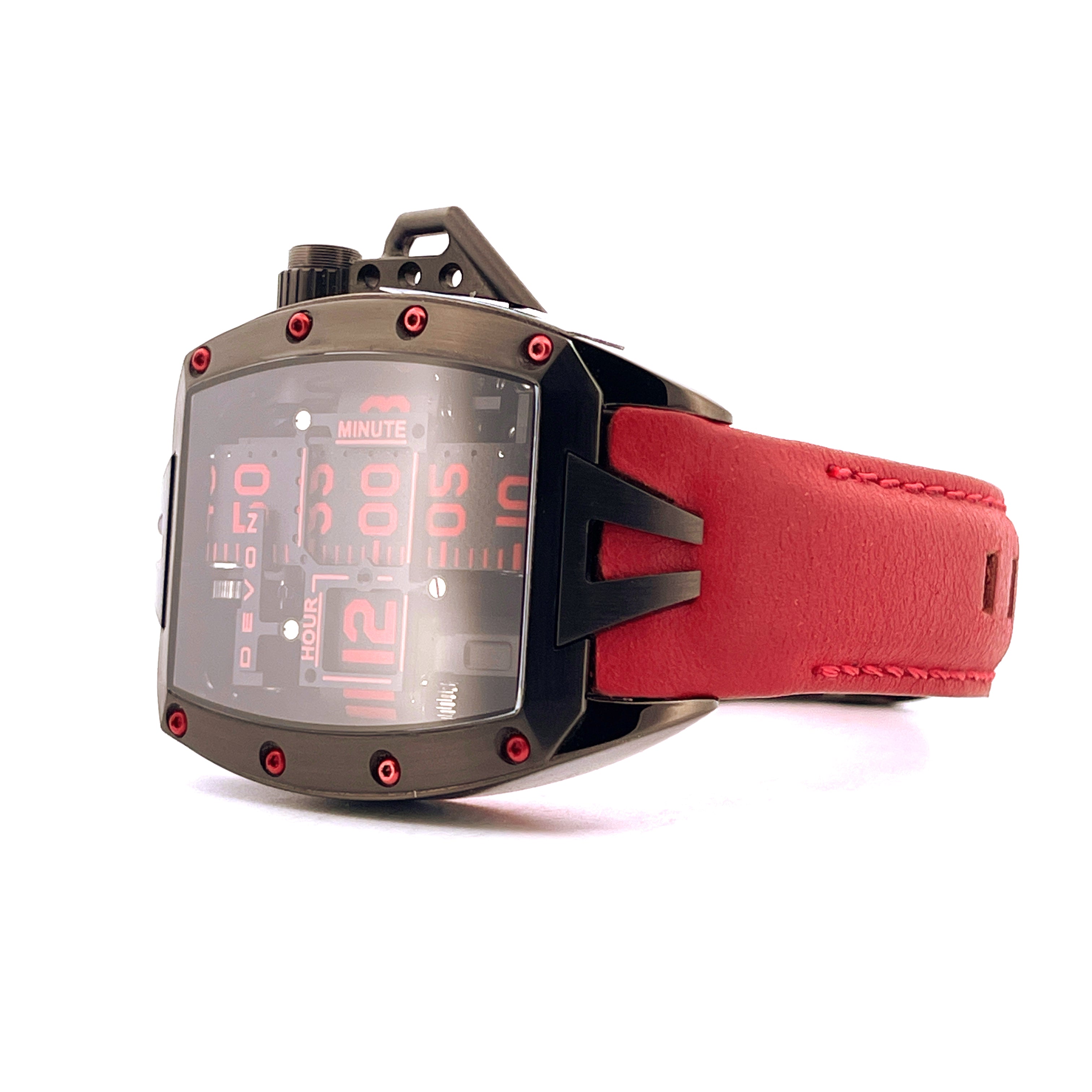 Devon Tread 2 RedRum „Murder“ Uhr aus schwarzem Stahl mit rotem Lederarmband im Detail