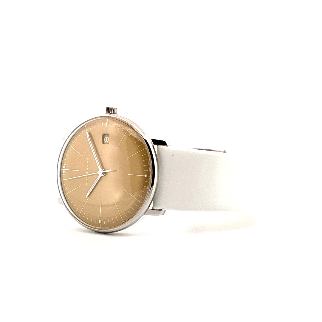 Junghans Max Bill Lady mit bernsteinfarbenem Zifferblatt, silbernen Zeigern und weißem Lederarmband