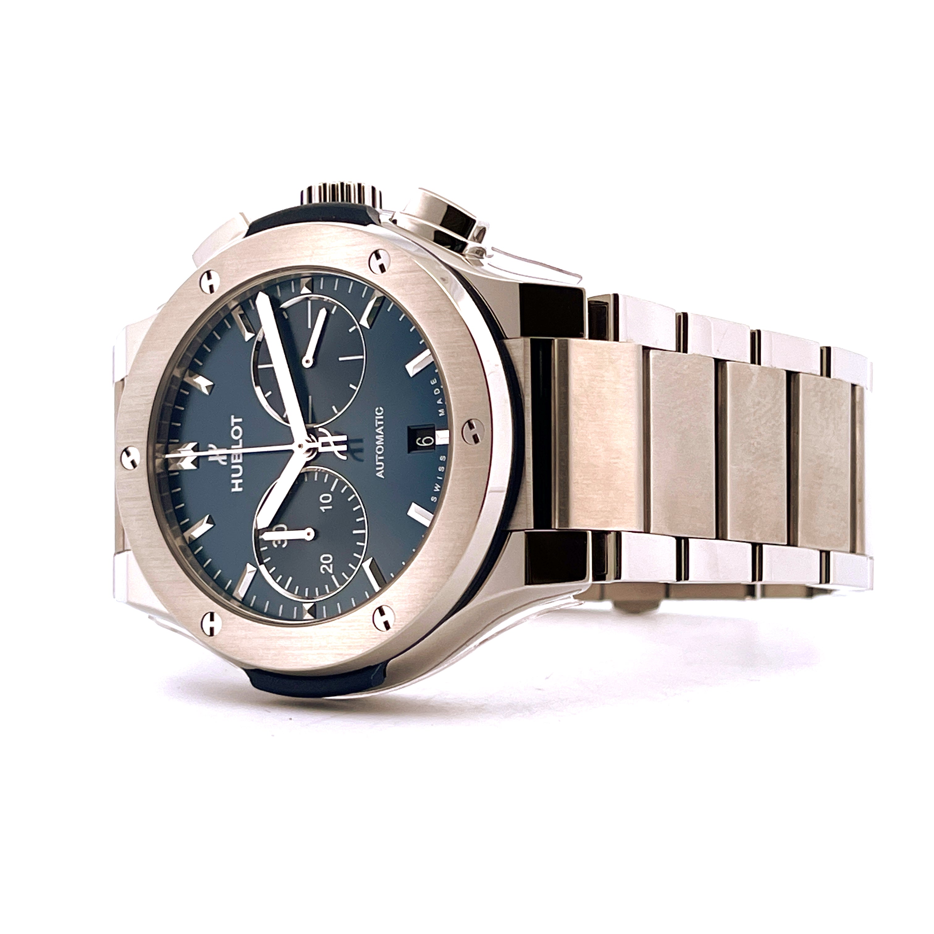 Hublot Classic Fusion Chronograph Titan Automatik Uhr mit blauem Zifferblatt aus der Seitenansicht