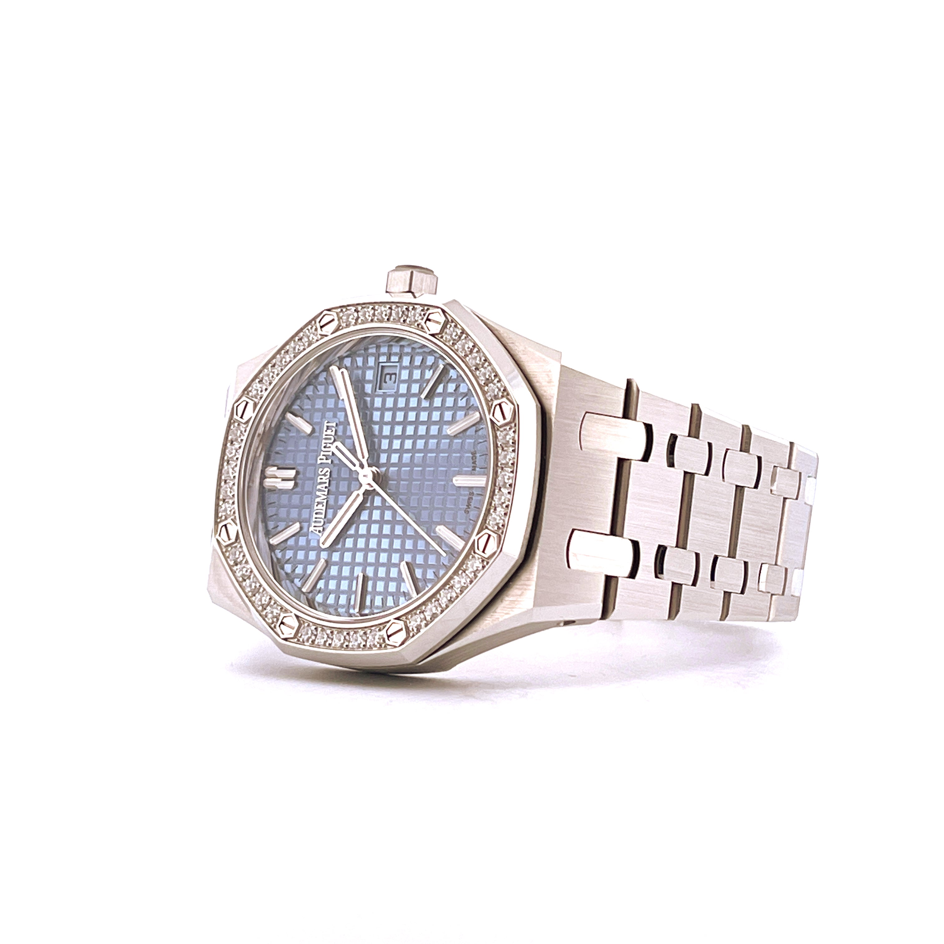 Audemars Piguet Royal Oak 34 mm aus Edelstahl mit eisblauem Zifferblatt und besetzter Lünette
