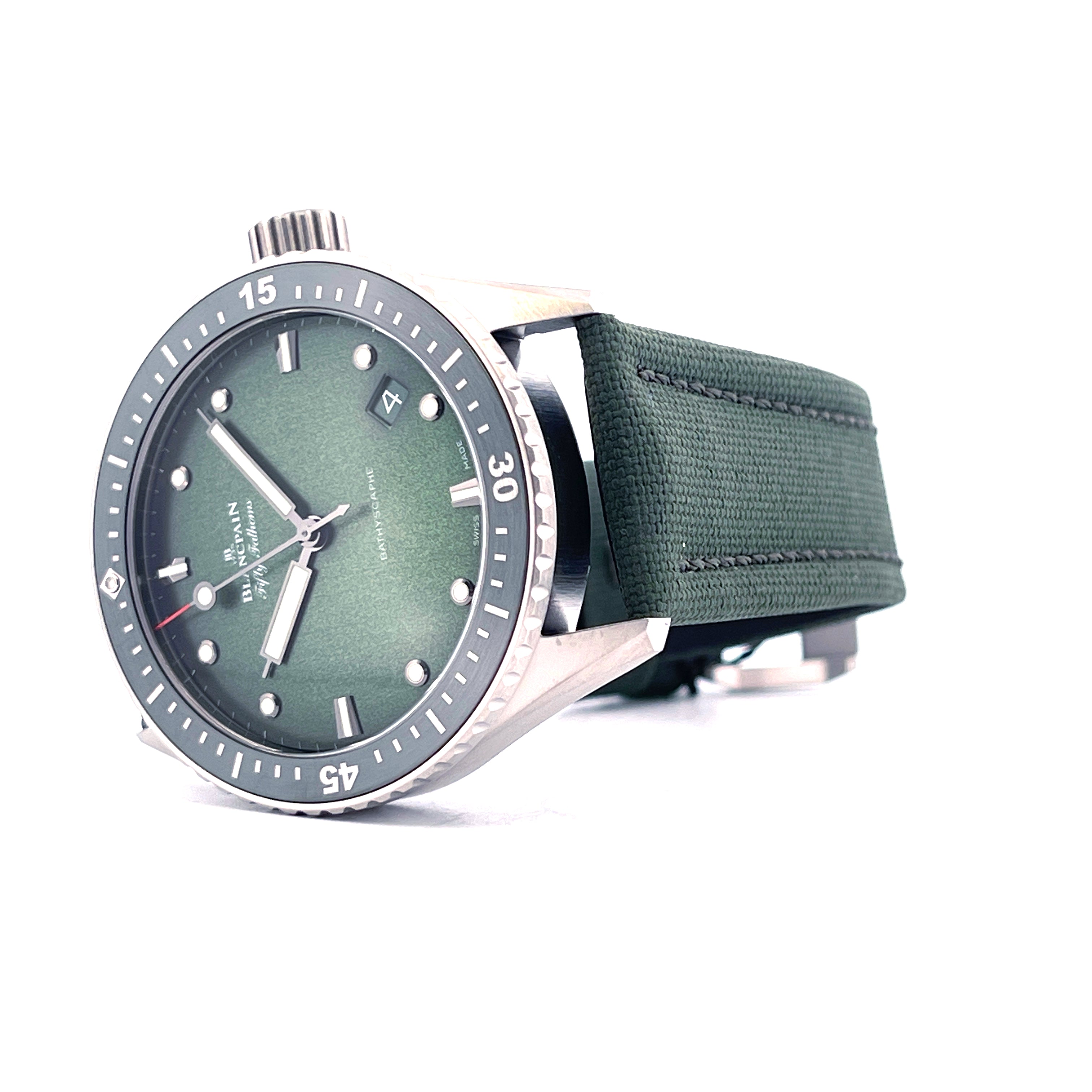 Blancpain Fifty Fathoms Bathyscaphe SYLT EDITION in Titan mit grünem Zifferblatt und grauem Textilarmband