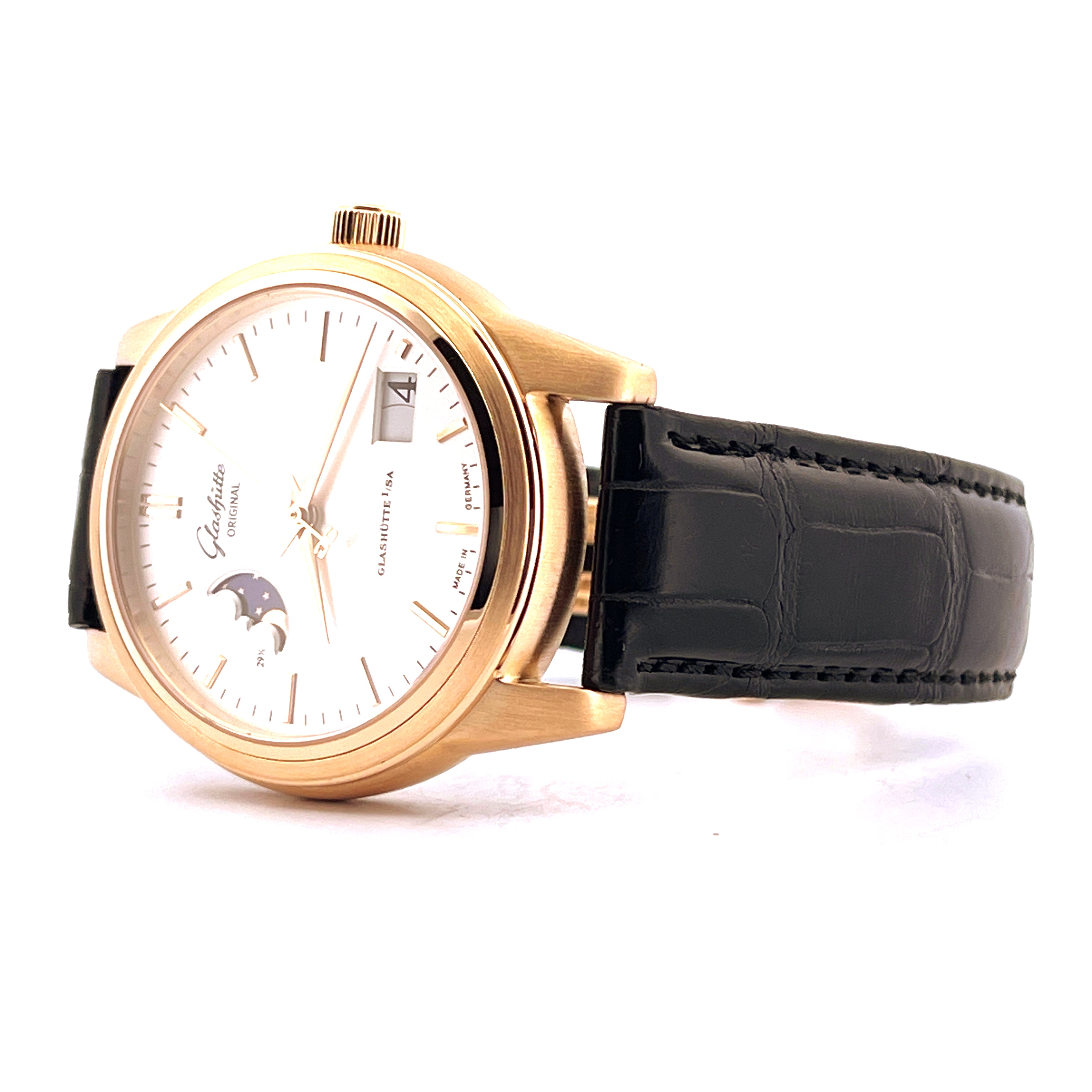 Glashütte Original Senator Moonphase Automatik Uhr aus Roségold mit schwarzem Lederarmband in Seitenansicht