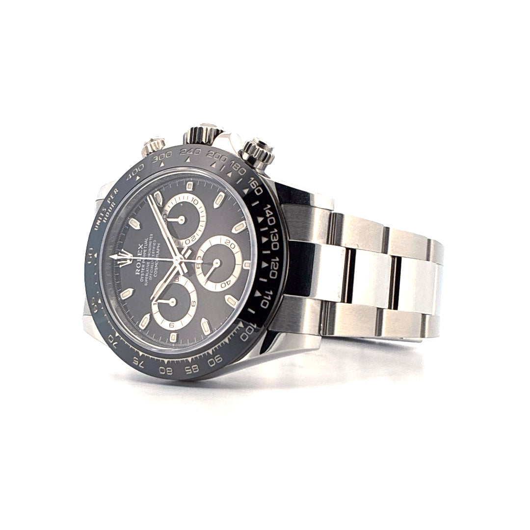 Rolex Daytona 116500LN mit schwarzem Zifferblatt, Stahlgehäuse und -armband aus der Vogelperspektive