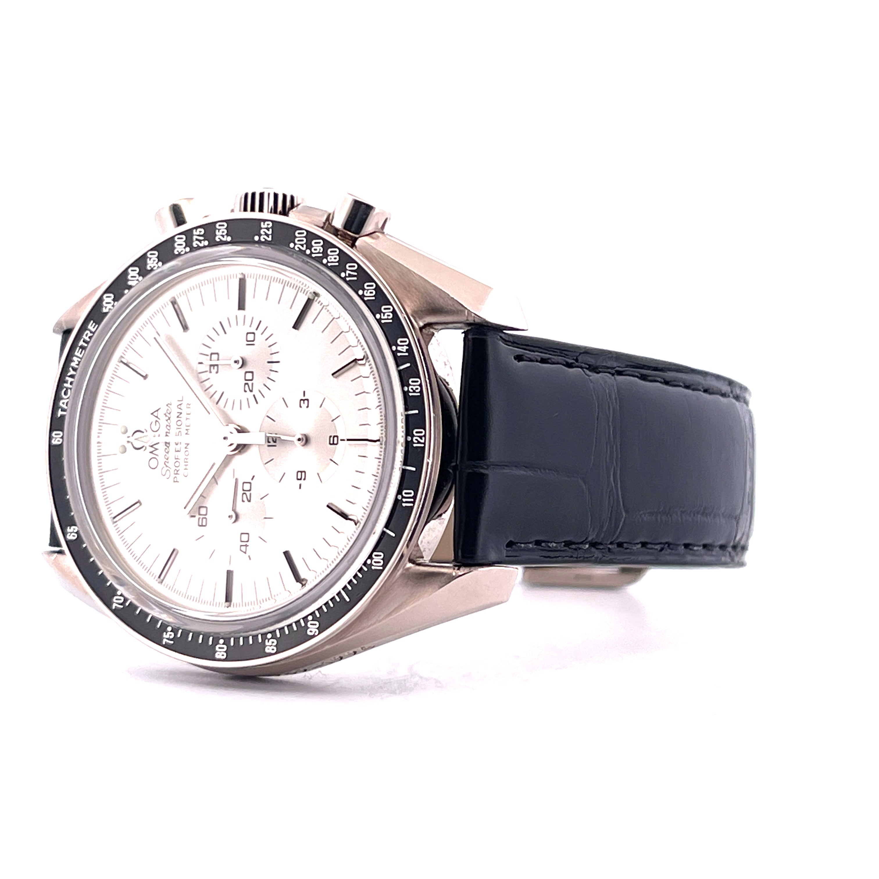 Omega 25th Anniversary Apollo XI Chronograph in Weißgold mit schwarzem Lederarmband und weißem Zifferblatt