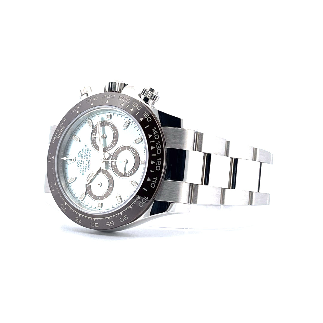 Rolex Daytona Platin mit Eisblauem Zifferblatt und Stahlband im Studio aufgenommen