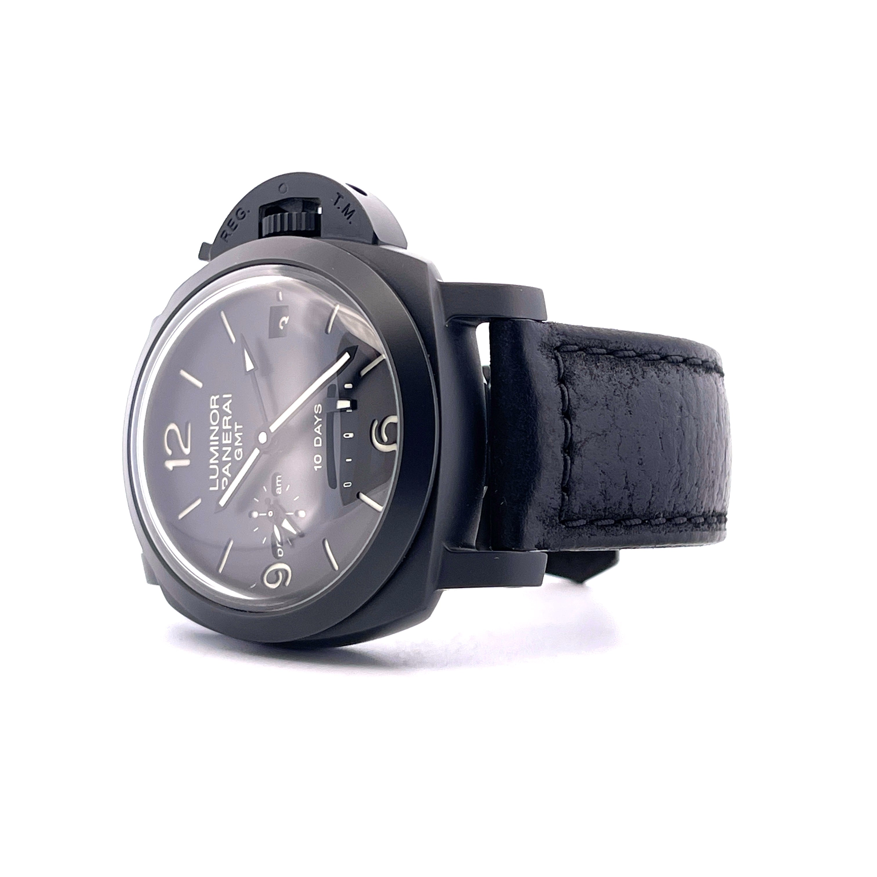 Panerai Luminor 1950 10 Days GMT PAM00335 Keramik mit schwarzem Lederarmband aus der Seitenansicht