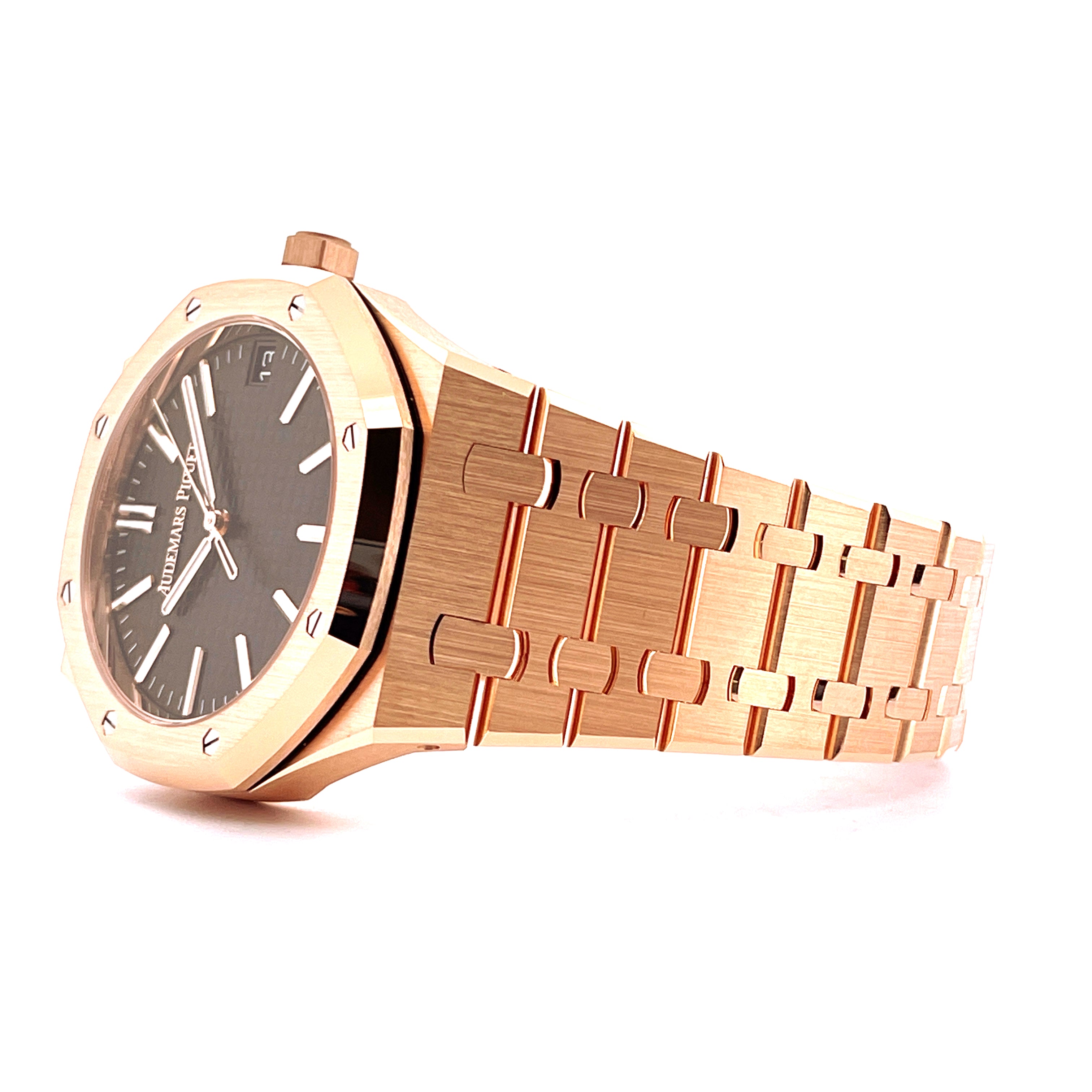 Audemars Piguet Royal Oak 15510OR Roségold im Seitenprofil auf weißem Hintergrund