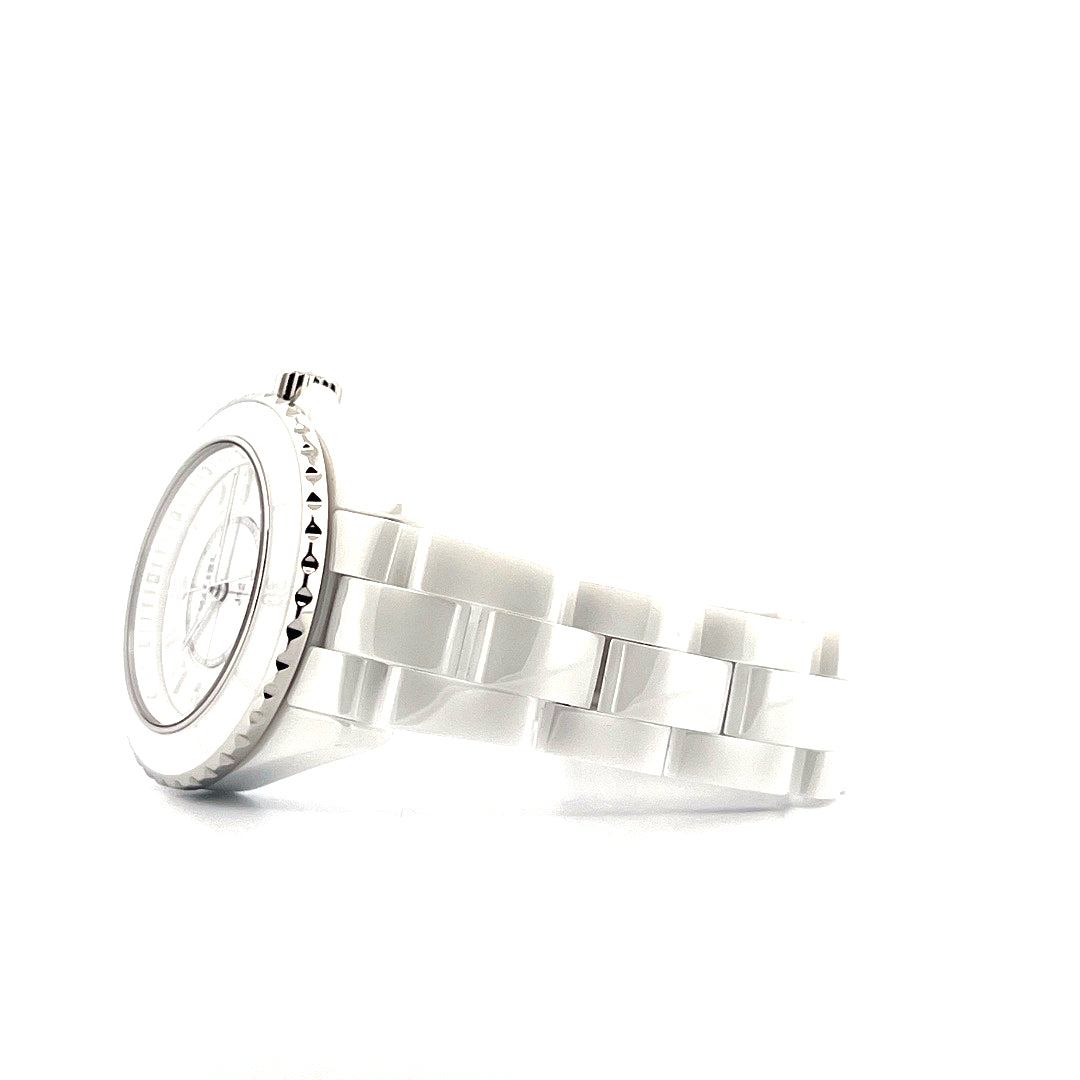 Chanel J12 33mm Keramik Quarz-Uhr mit weißem Zifferblatt und glänzendem Armband, seitliche Ansicht, neu