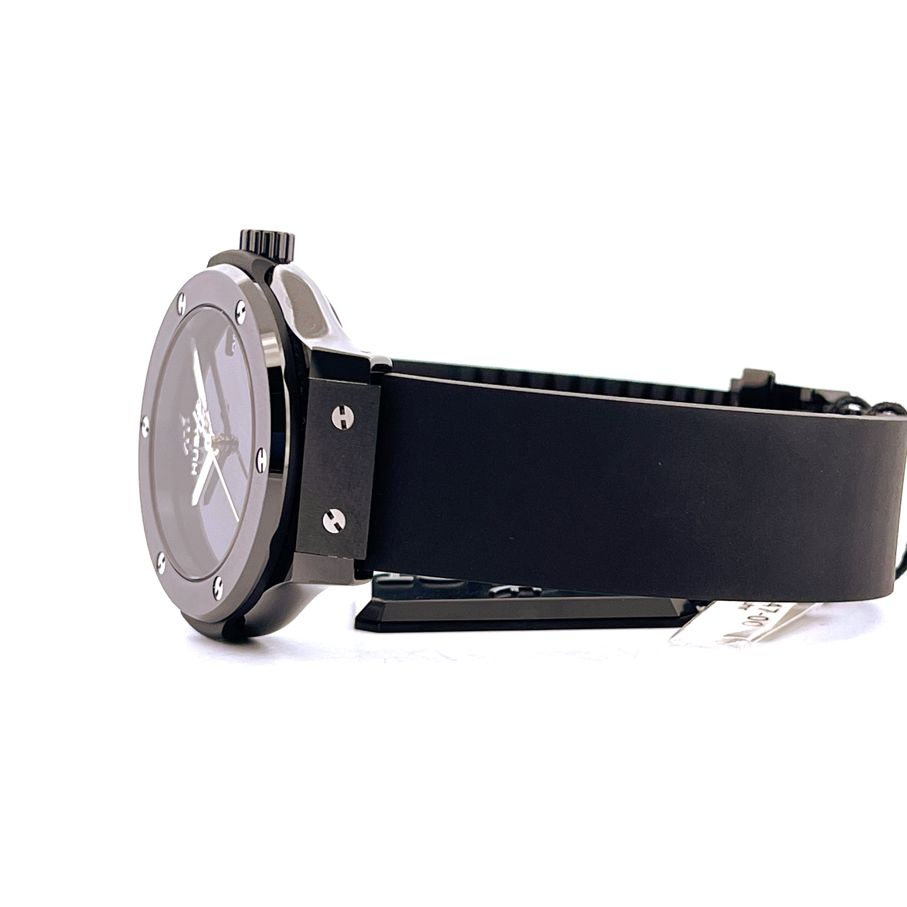 Hublot Classic Fusion Original Black Magic 38 mm Keramik-Uhr Seitenansicht mit schwarzem Kautschukband