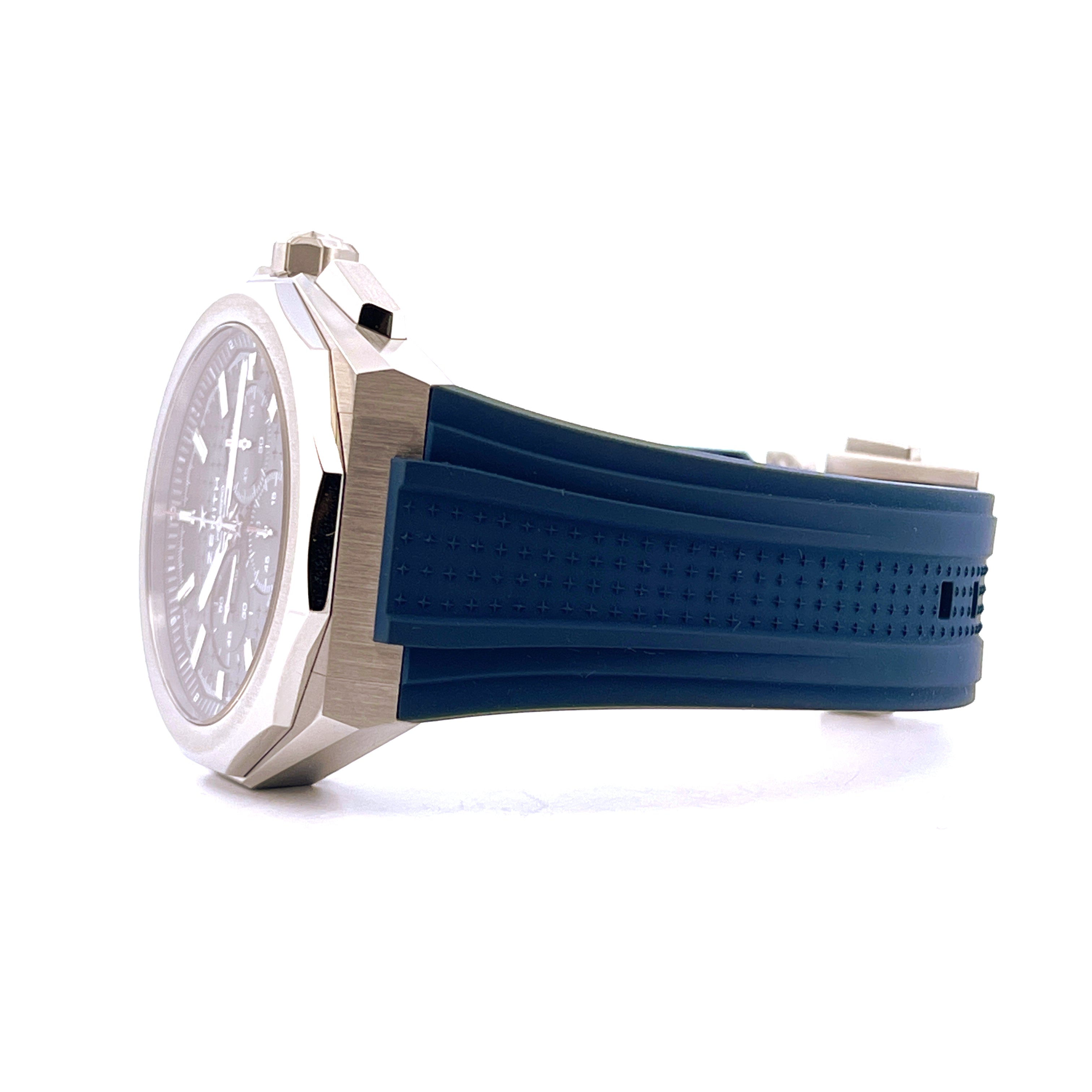 Zenith Defy Skyline Blue Automatikuhr aus Edelstahl mit blauem Kautschukband Seitenansicht