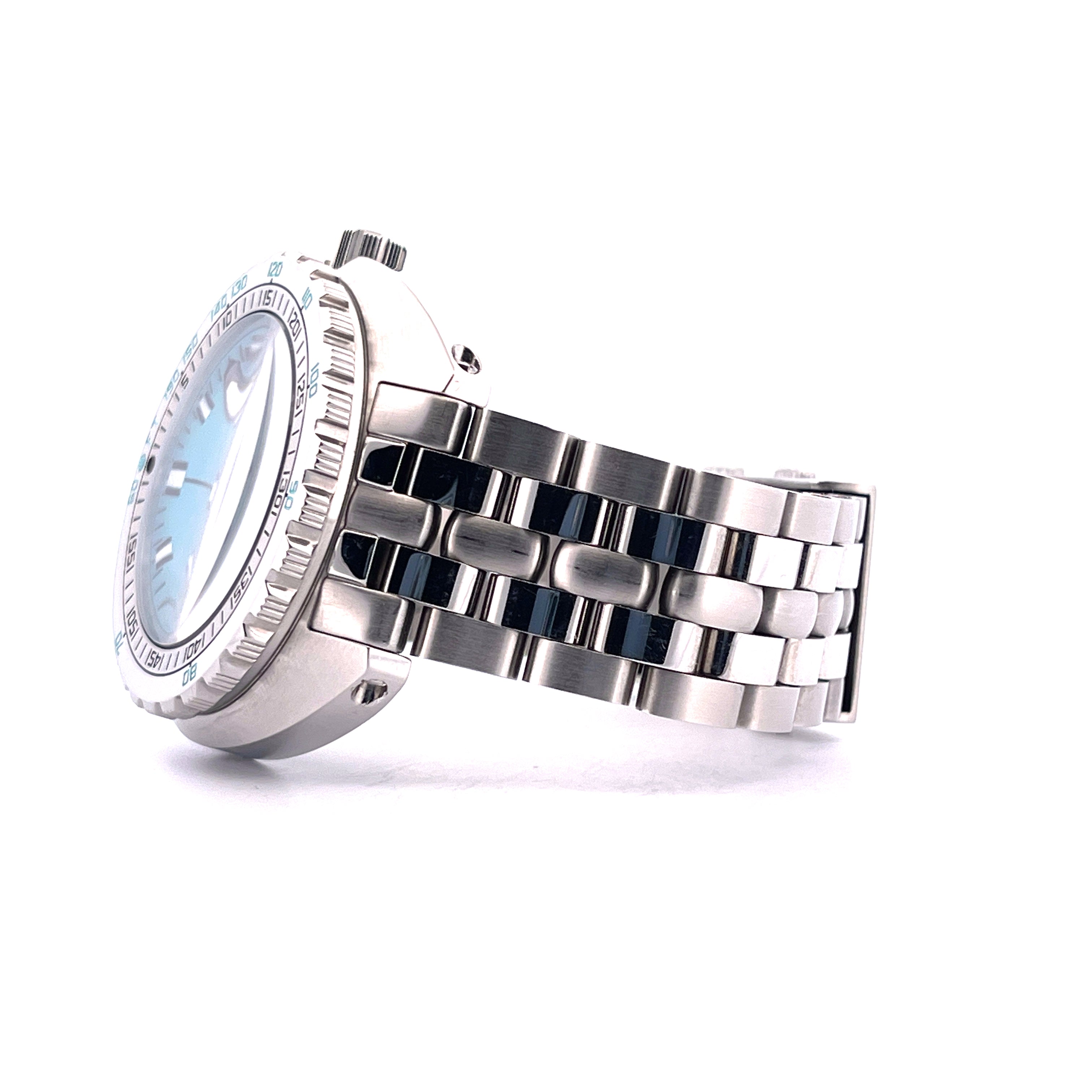 DOXA Sub 1500t Aquamarine Herrenuhr aus Edelstahl mit blauem Zifferblatt und charakteristischem Armband