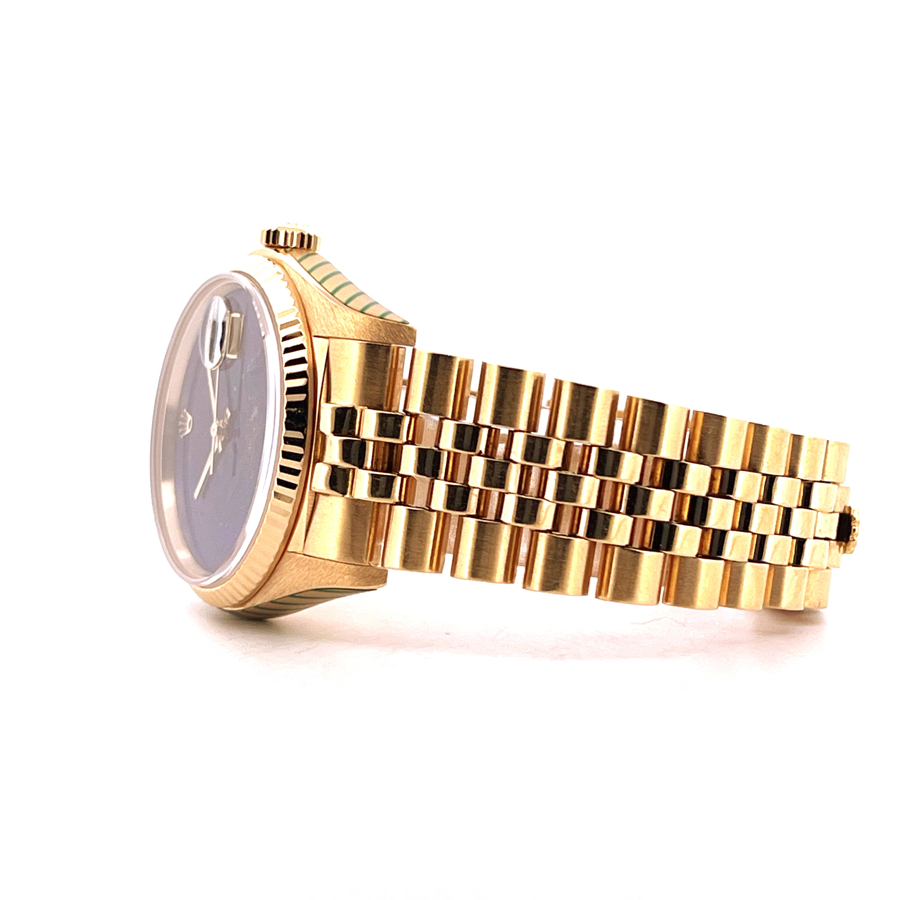 Rolex Datejust 36 Lapis Lazuli 1979 im Seitenprofil mit Gelbgoldgehäuse und Jubilé-Armband