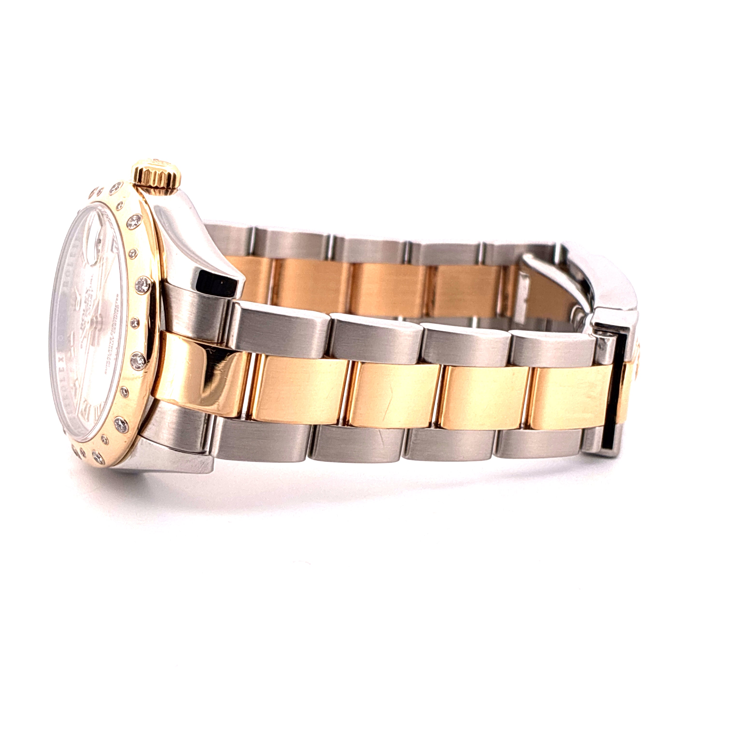 Rolex Datejust 31 mm in Stahl und Gold mit Diamanten, Seitenansicht mit Gliederarmband